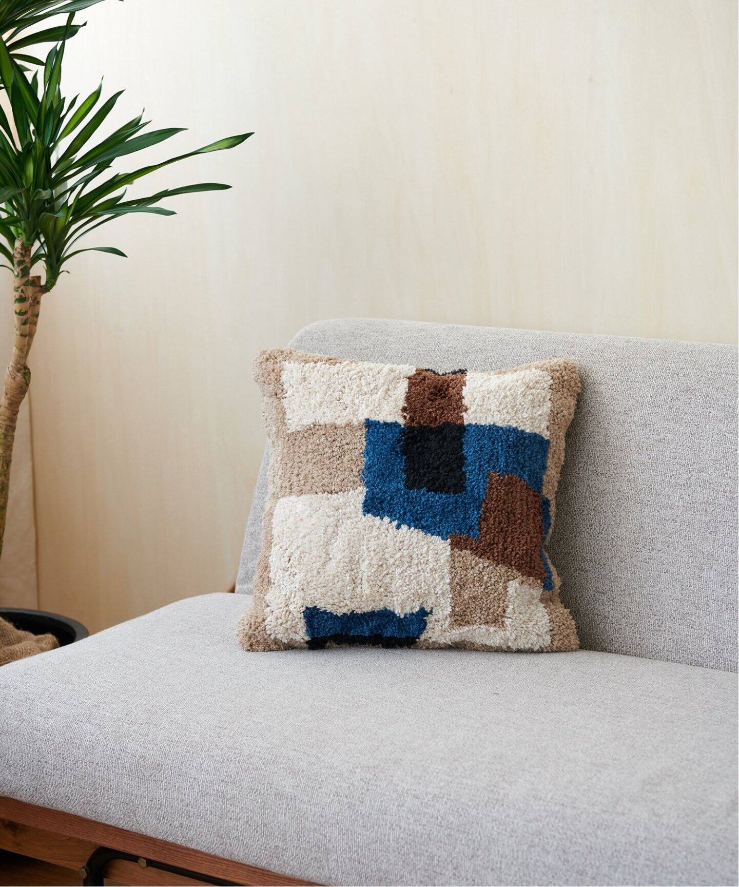 GEOMETRIC CUSHION クッションカバー 45cm角（クッション／クッション  