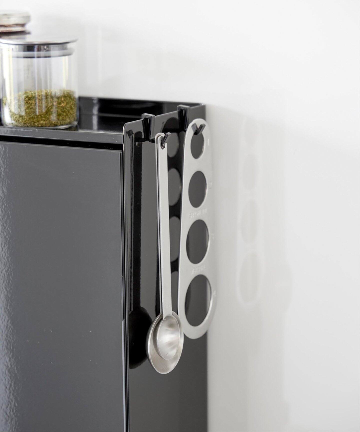 WEB限定》【tower/タワー】前が開く 隠せる調味料ラック（食器