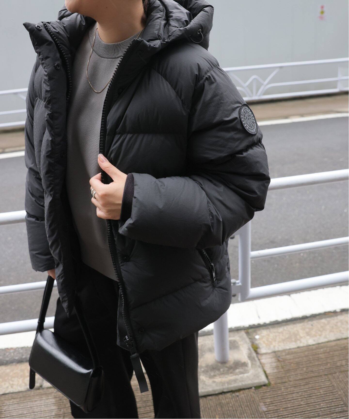 CANADA GOOSE ブラックボストンバッグ （CANADA GOOSE CHATEAU PARKA 