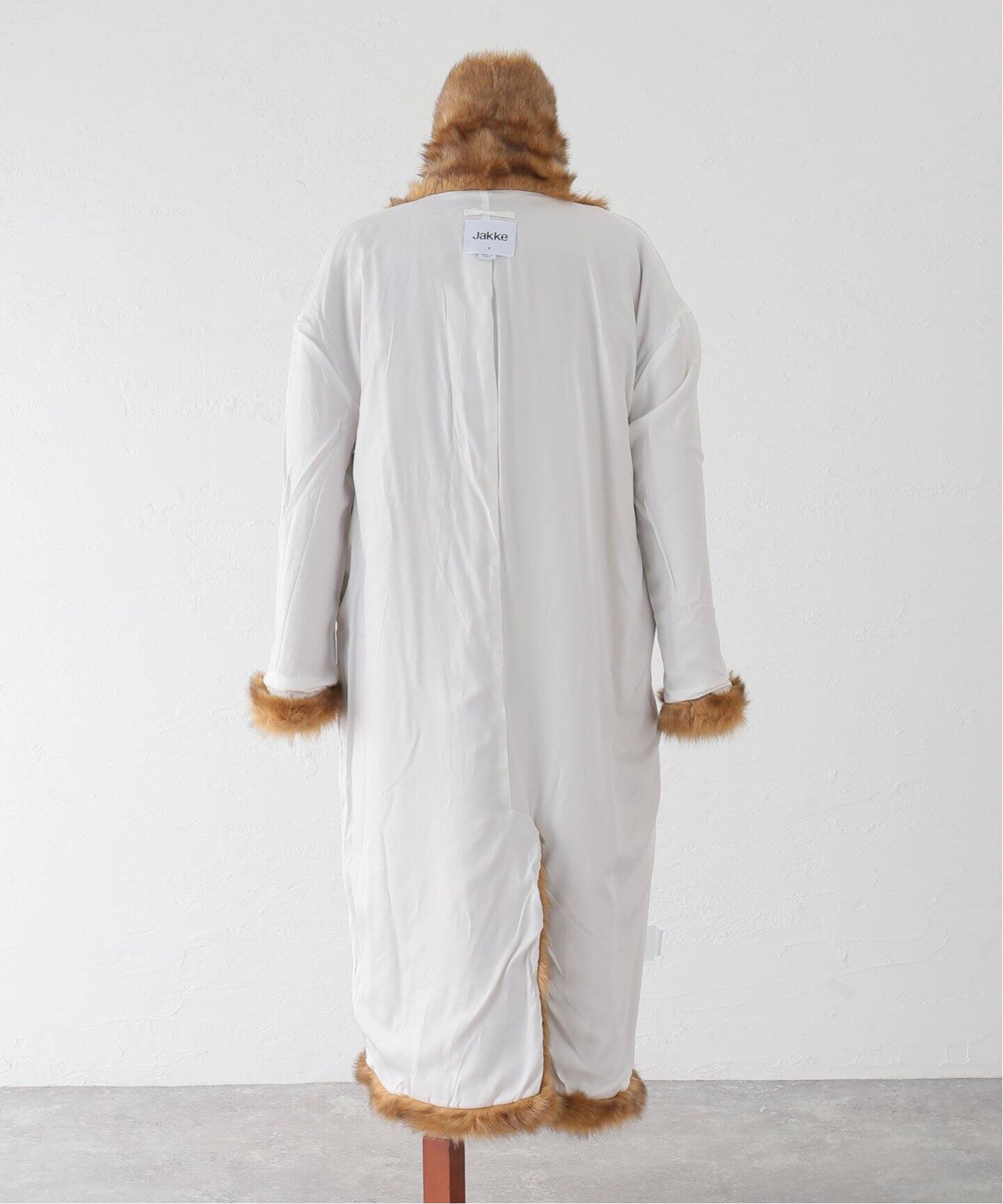 ○☆新品未使用 jakke ジャッキー KATIE フェイクファーコート M
