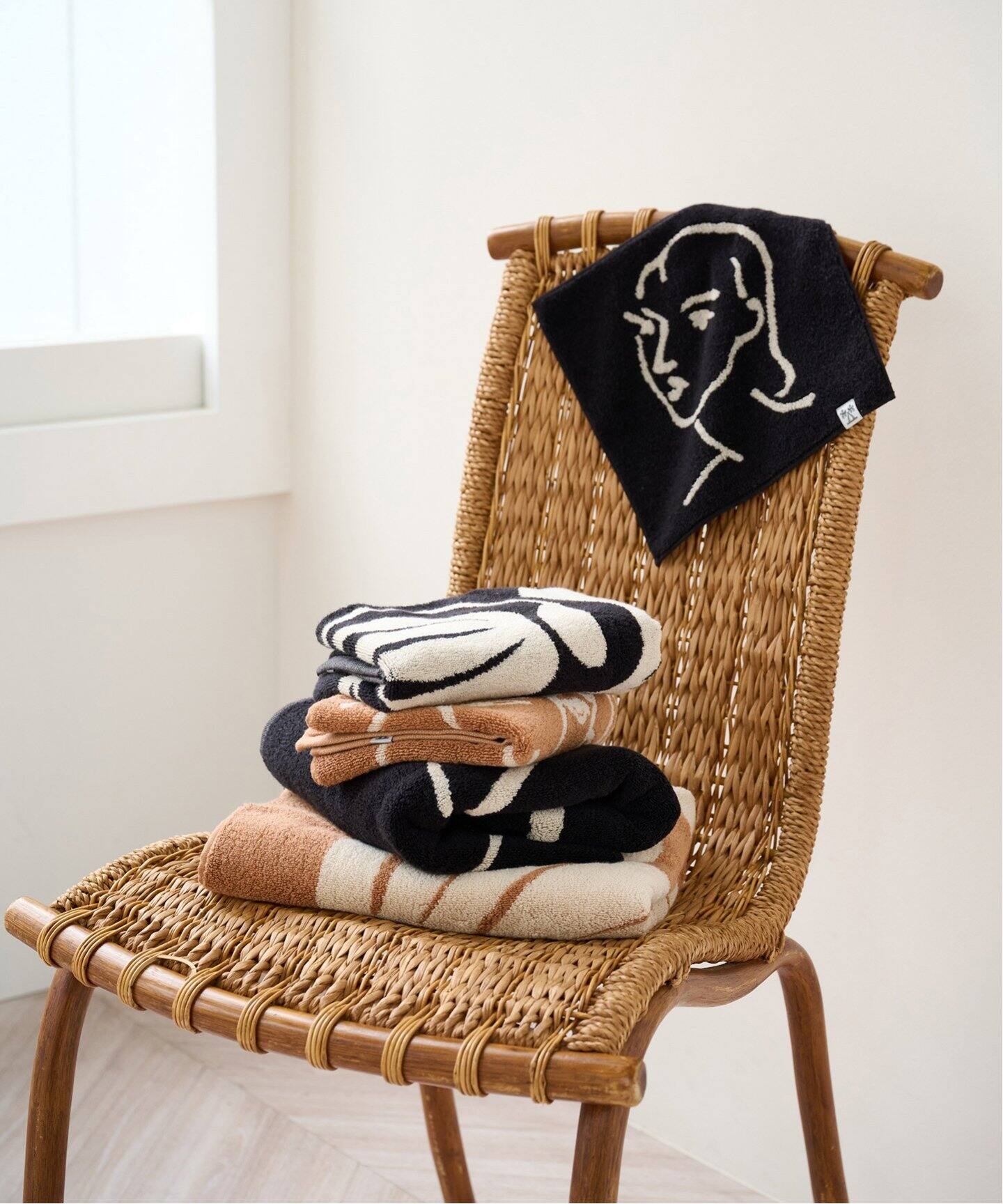 ROYAL-PHOENIX OF THE SEAS】AMBIENT TOWEL（Botanical） フェイス