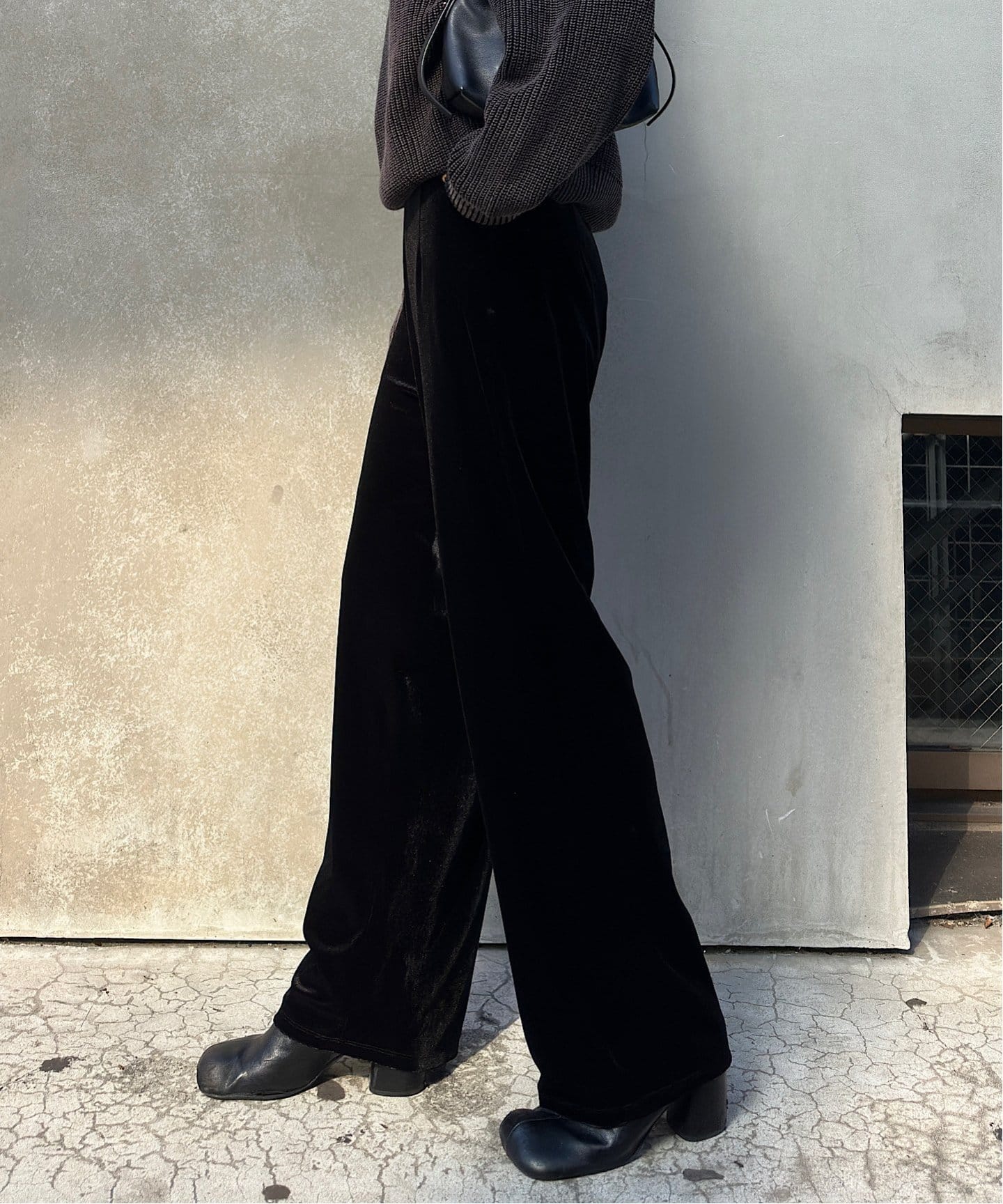 LAST NEST ブラック ベロア フレアパンツ LAST NEST ブラック ベロア フレアパンツ LAST NEST(ラストネスト)商品