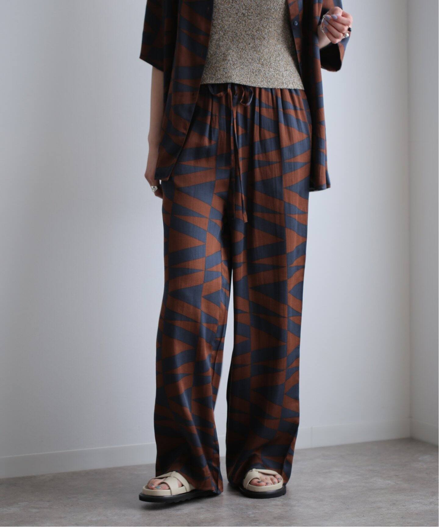 anuke Geometric Satin Pants 62410711（スラックス）｜BOICE FROM 