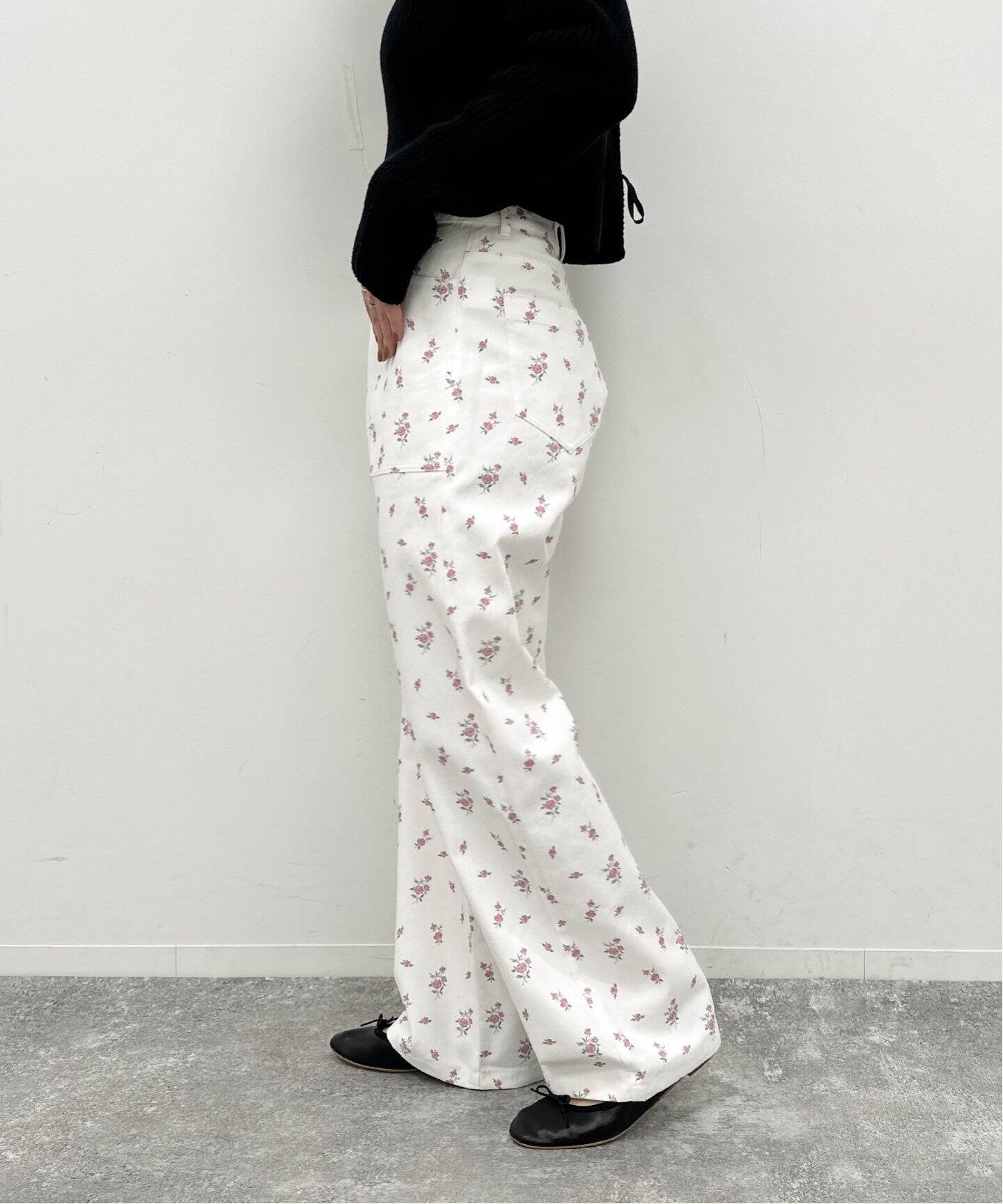 spick&span ブーケエンブロイダリーストレートパンツ