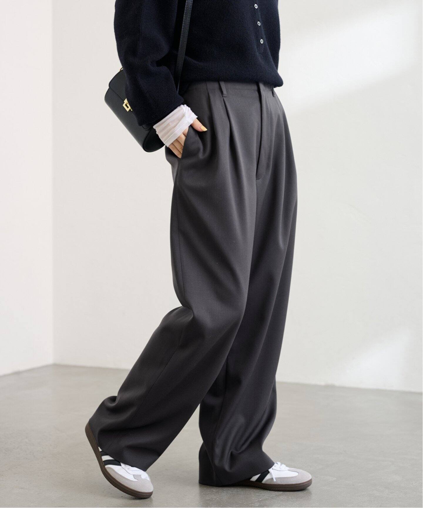 ウールMIXタックワイドテーパードパンツ（スラックス）｜FRAMeWORK  
