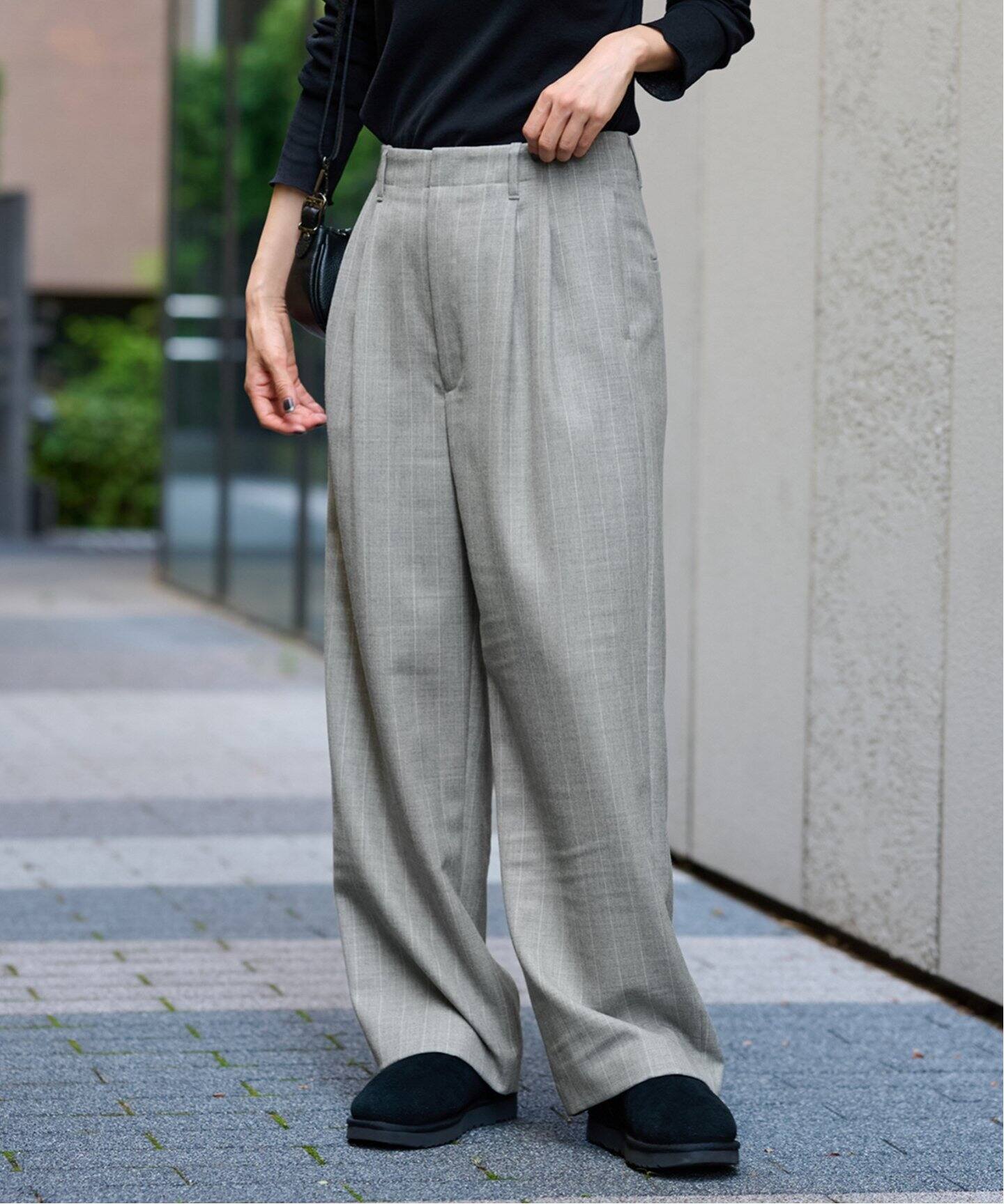 ウール100タックワイドテーパードパンツ（ストライプ）（スラックス 