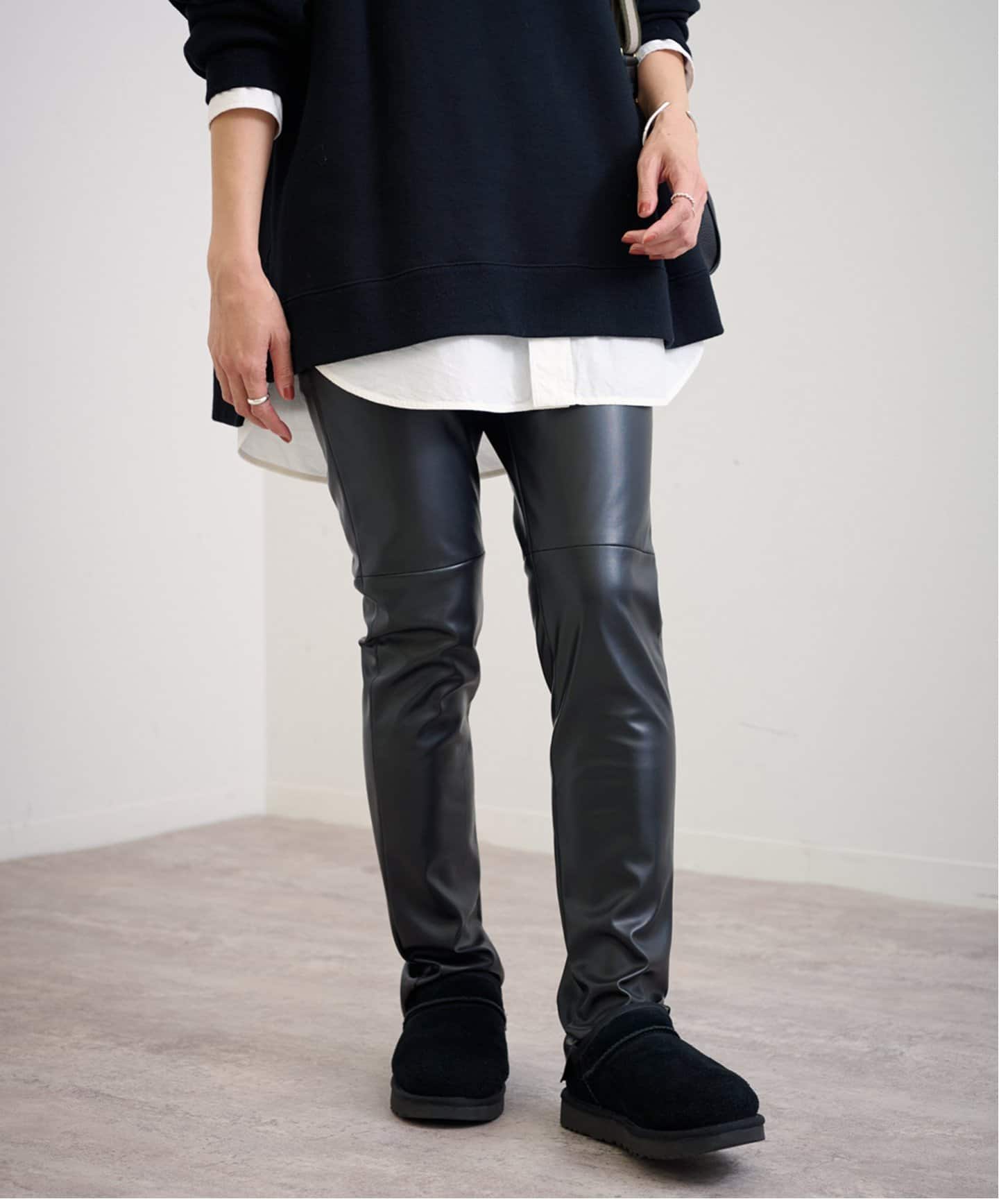フェイクレザーレギンスパンツ（その他パンツ）｜FRAMeWORK（フレーム