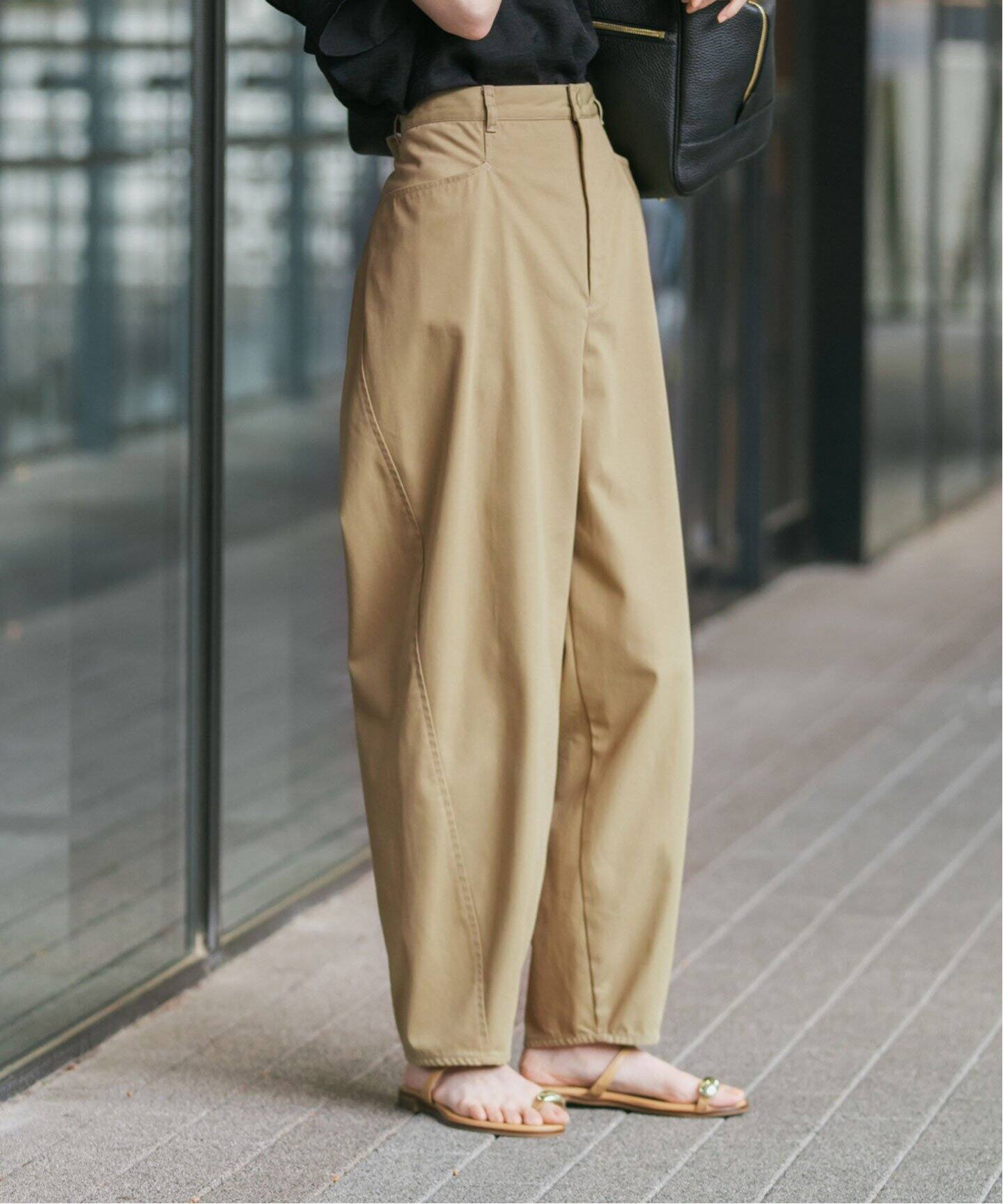 一部店舗・WEB限定追加》カーブシルエットパンツ（チノパンツ）｜NOBLE 