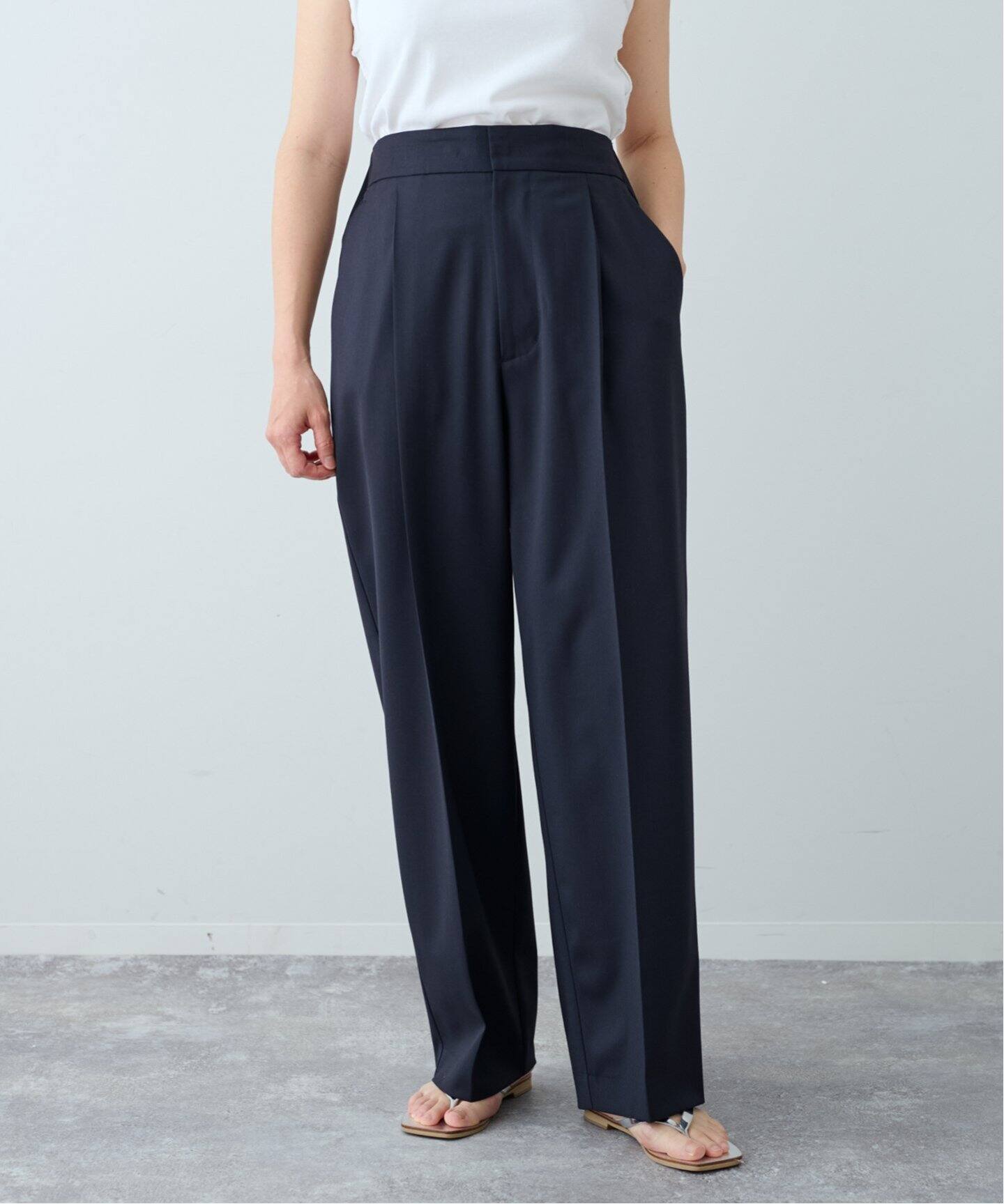 Paulo Oliveiraテーパードパンツ（スラックス）｜CALMER（カルメール 