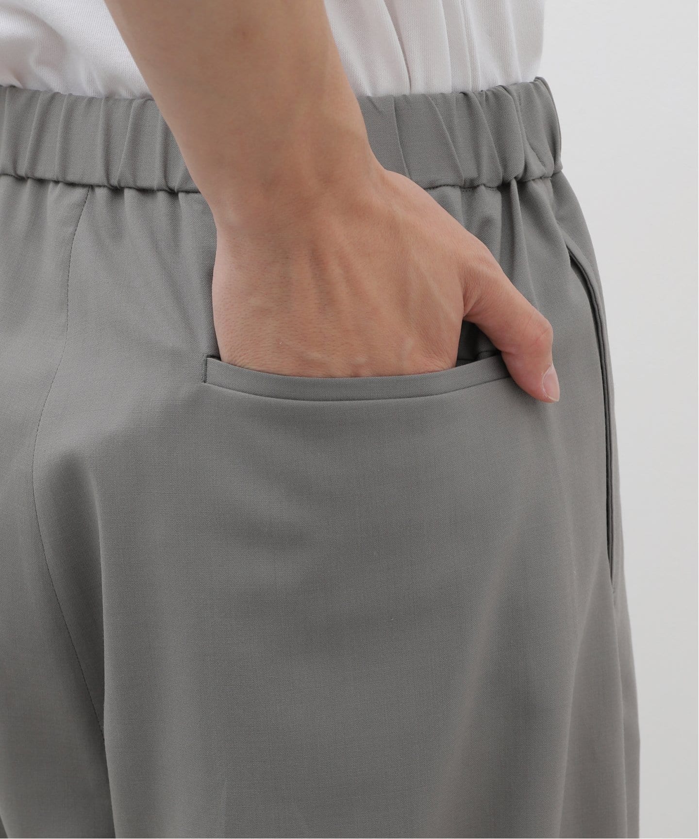 LA BOUCLE (ラブークル) テックウール ワイド パンツ（スラックス