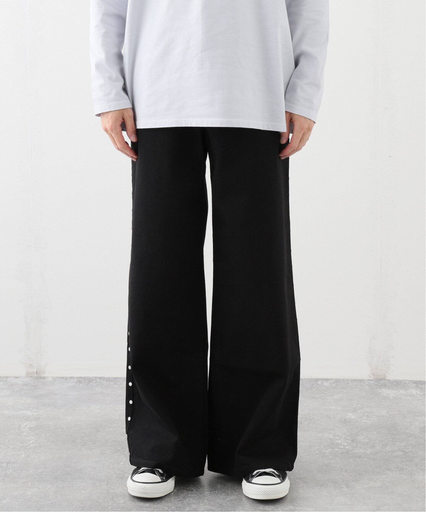 AFB / エーエフビー】SUPER BAGGY STUDDED PANTS（デニムパンツ 