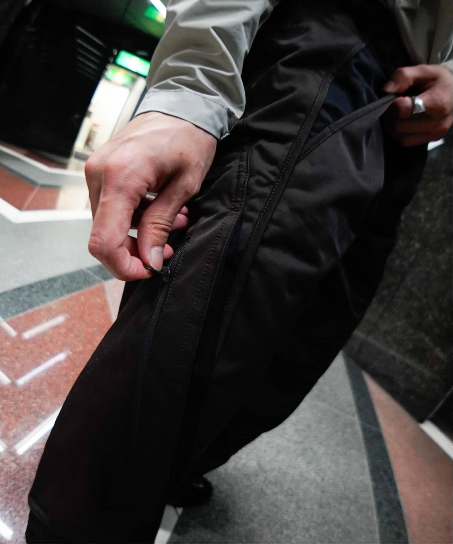 SANSANGEAR COVERING POCKET PANTS BLACK