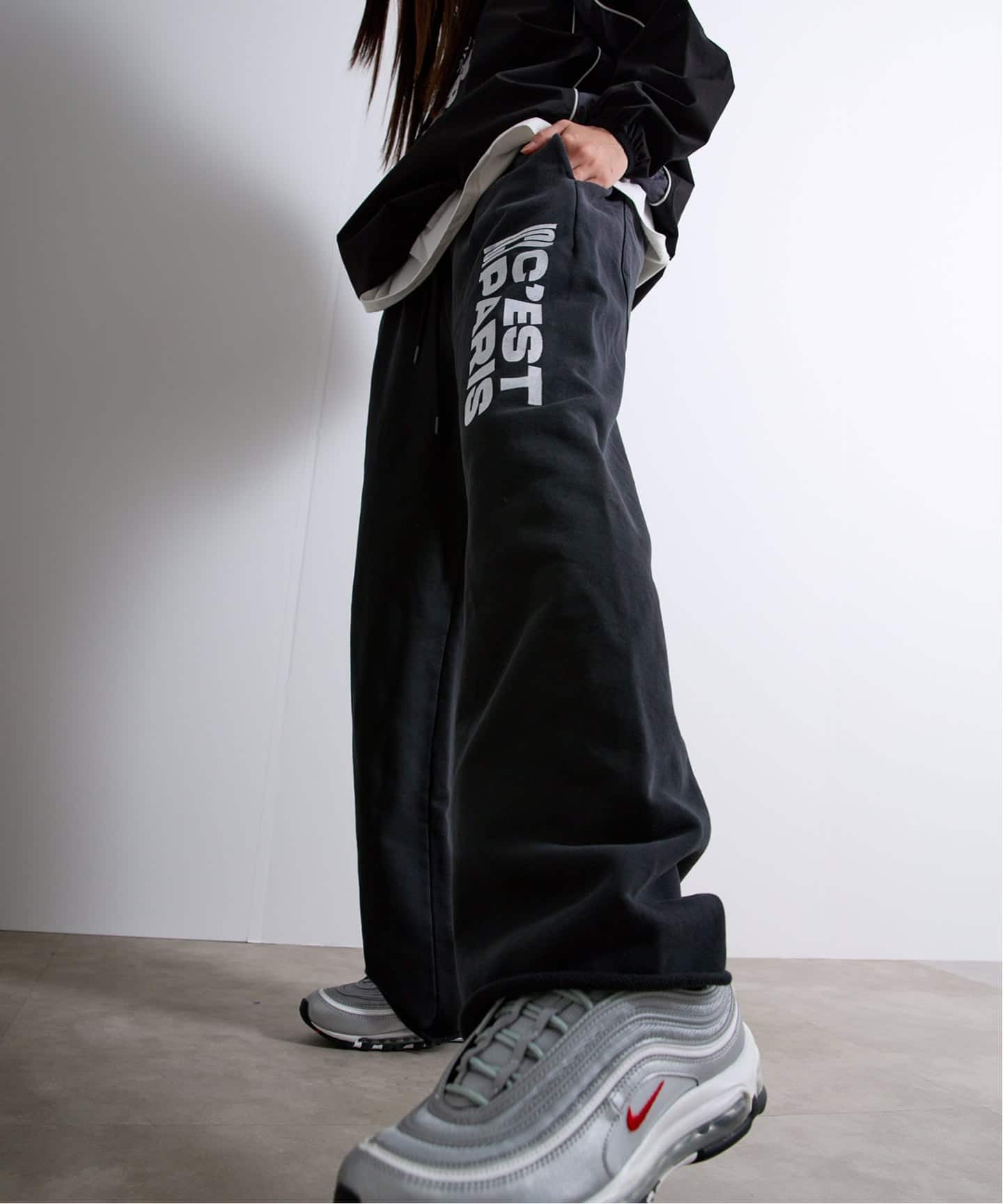 エディフィス（EDIFICE）/【Paris Saint−Germain / パリ・サン＝ジェルマン】 JP SPRAY PANTS Paris Saint-Germain / パリ・サン＝ジェルマン】 JP SPRAY PANTS