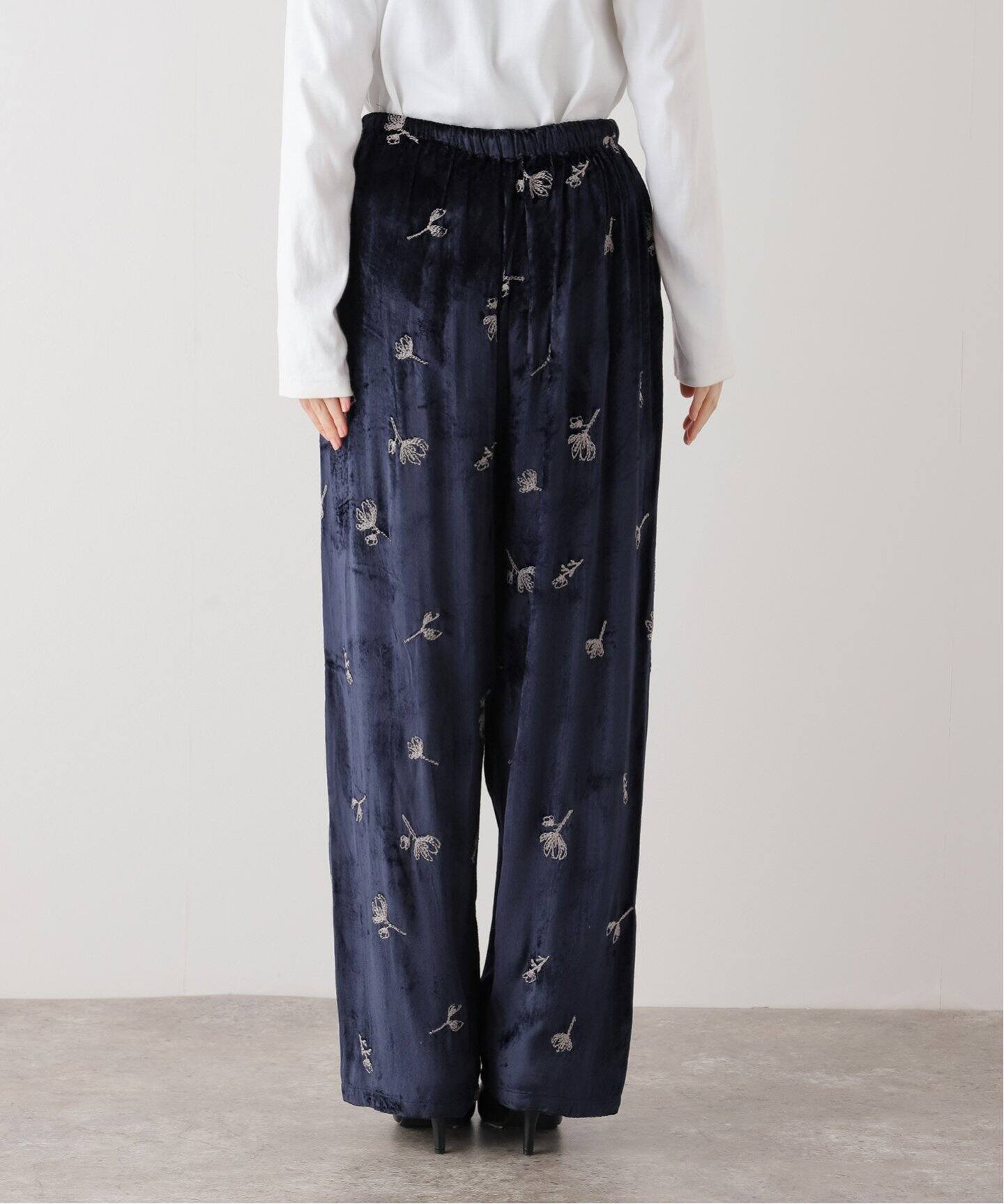 TODAYFUL Embroidery Velour Pants ネイビー 38 TODAYFUL（トゥデイフル）の「Embroidery Velour Pants（その他