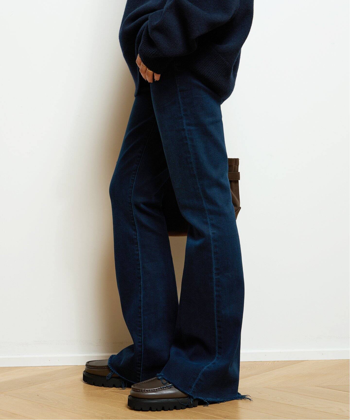 mother デニム 27 マザー mother THE WEEKENDER フレア ストレッチデニムパンツ ジーンズ 27 ブルー /DF □OS  MOTHER(マザー)｜【SUPERIOR】THE SPINNER ZIP ANKLE ワイドストレートデニム(BKP)/ライトブルー  の通販｜ELLESHOP・(エル・ショップ) マザー THE WEEK ENDER FRAY パンツ ■SH