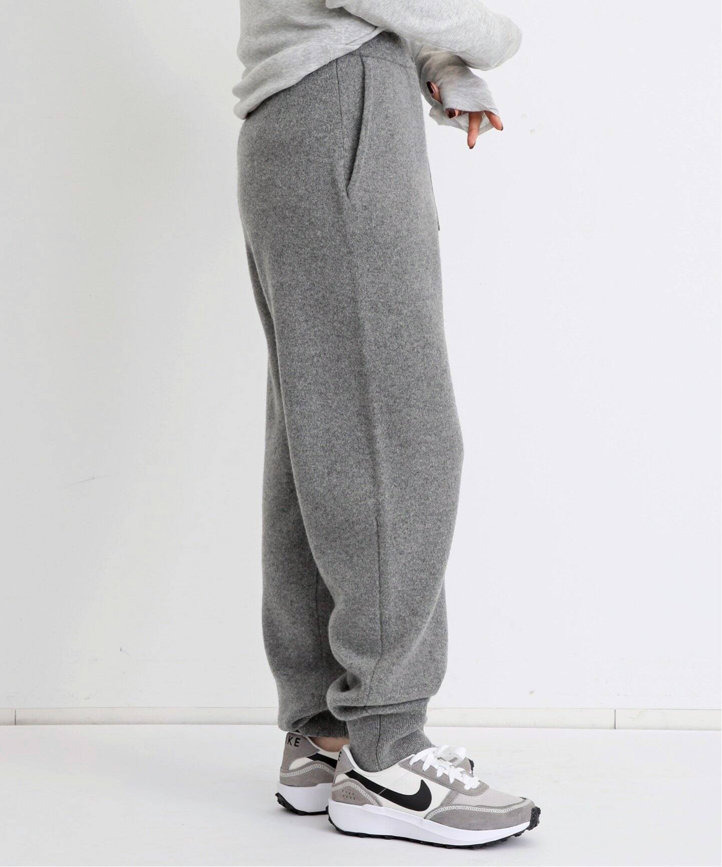 GRAY KNIT JOGGER PANTS（その他パンツ）｜L