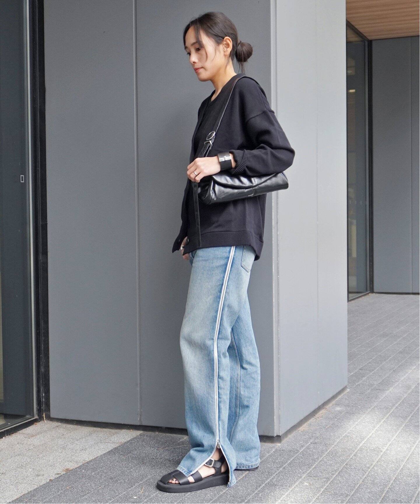 AP STUDIO GAUCHERE side zip jeans