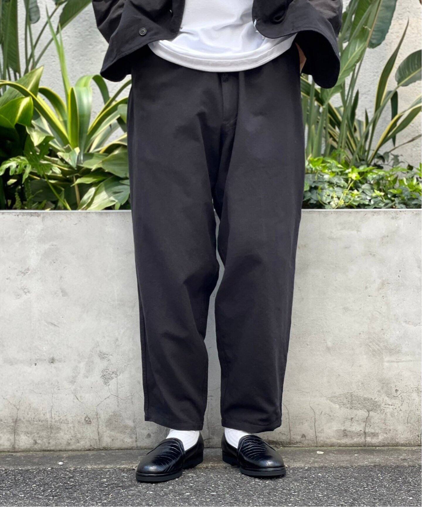 comoli / コモリ】コットンダックス テーパードパンツ（スラックス 