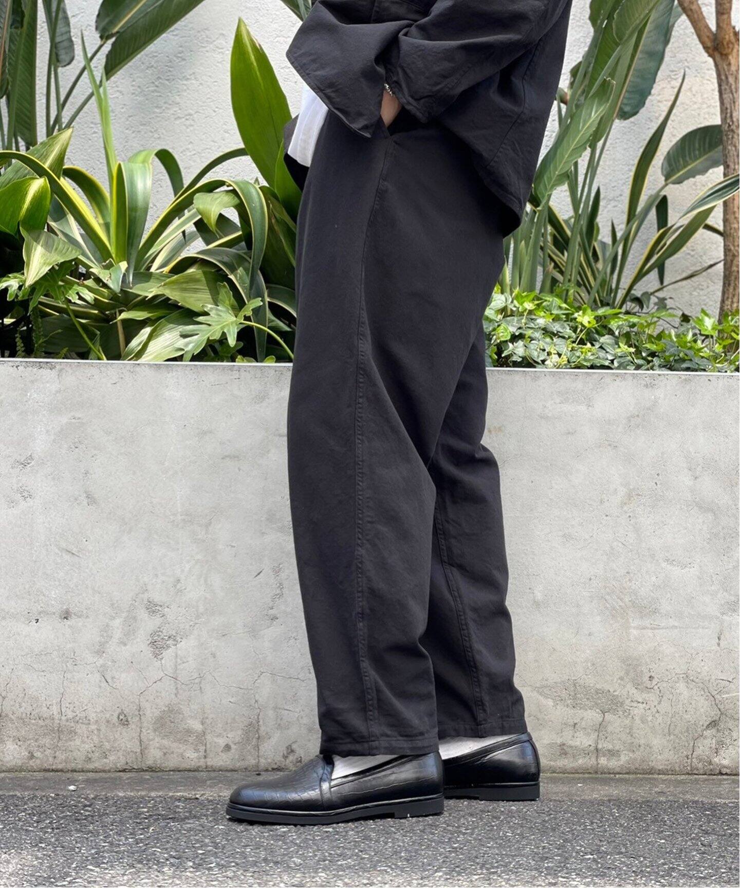 comoli / コモリ】コットンダックス テーパードパンツ（スラックス 