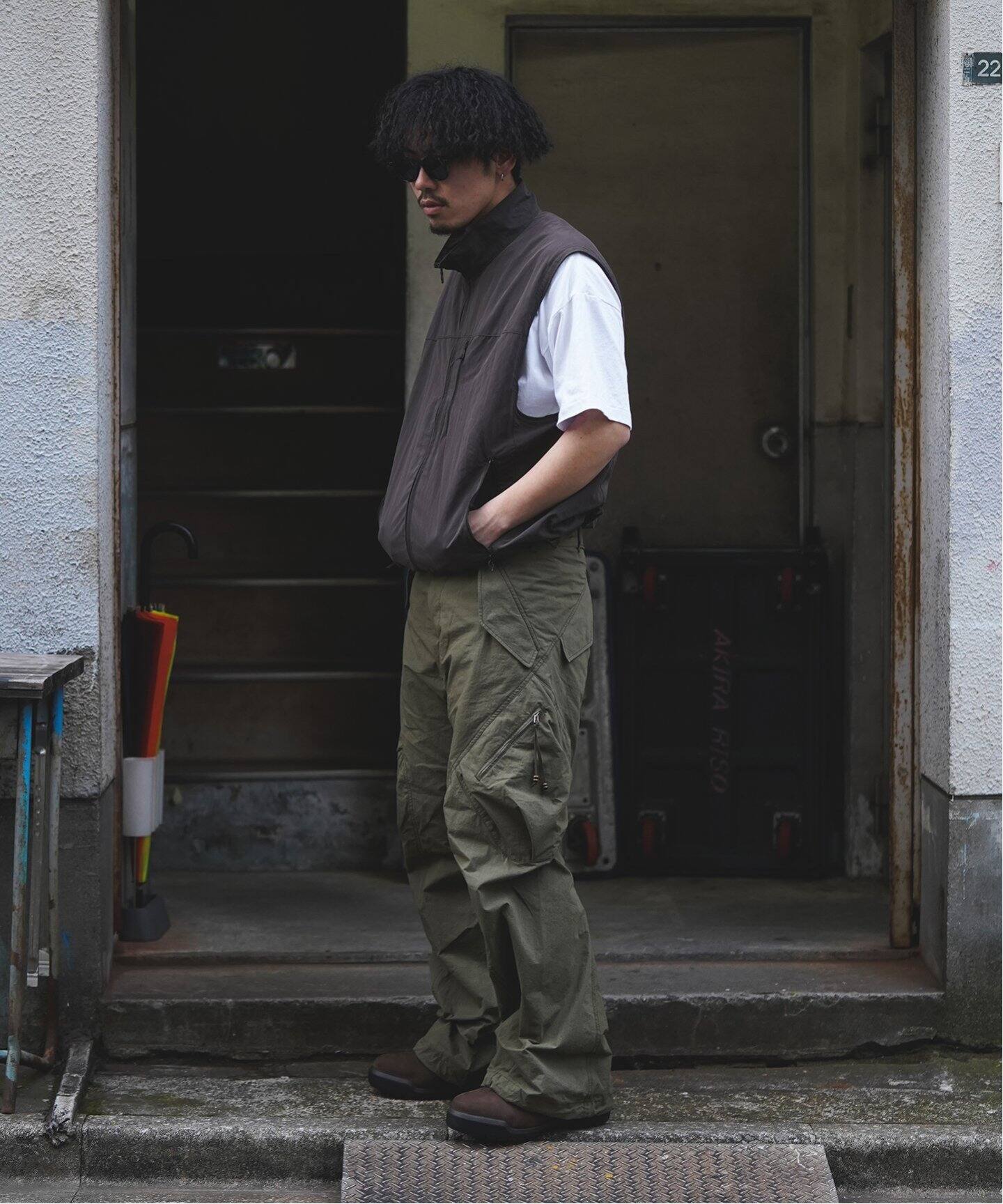 NVRFRGT / ネヴァーフォーゲット】3D TWISTED CARGO PANTS（カーゴ 