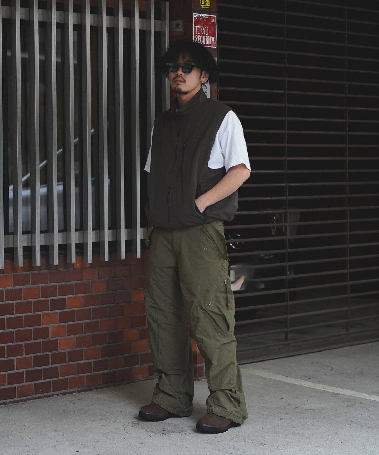 NVRFRGT / ネヴァーフォーゲット】3D TWISTED CARGO PANTS（カーゴ 