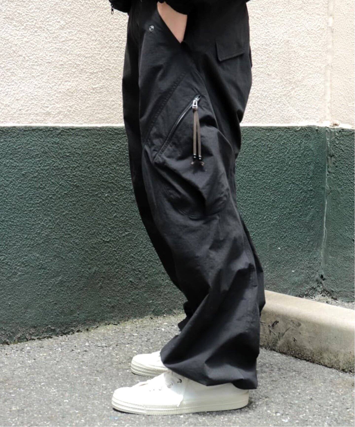 NVRFRGT / ネヴァーフォーゲット】3D TWISTED CARGO PANTS（カーゴ 
