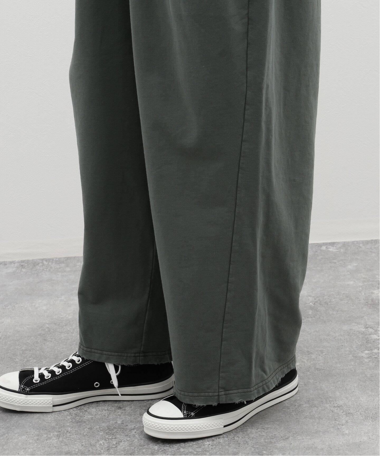 ANCELLM / アンセルム】WISM 別注 TUCK SWEAT PANTS（スウェットパンツ 