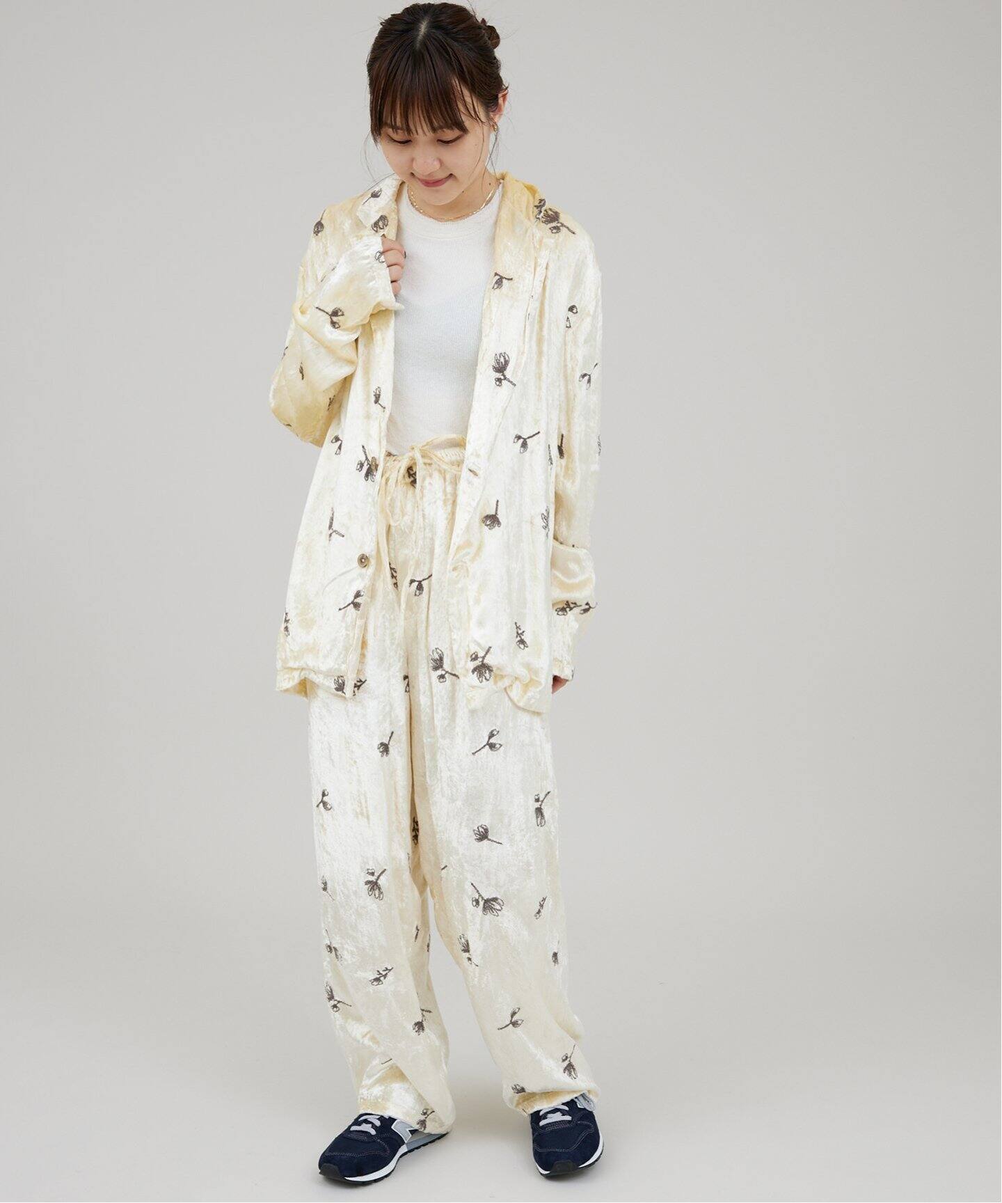 TODAYFUL / トゥデイフル Embroidery Velour Pants（その他パンツ  