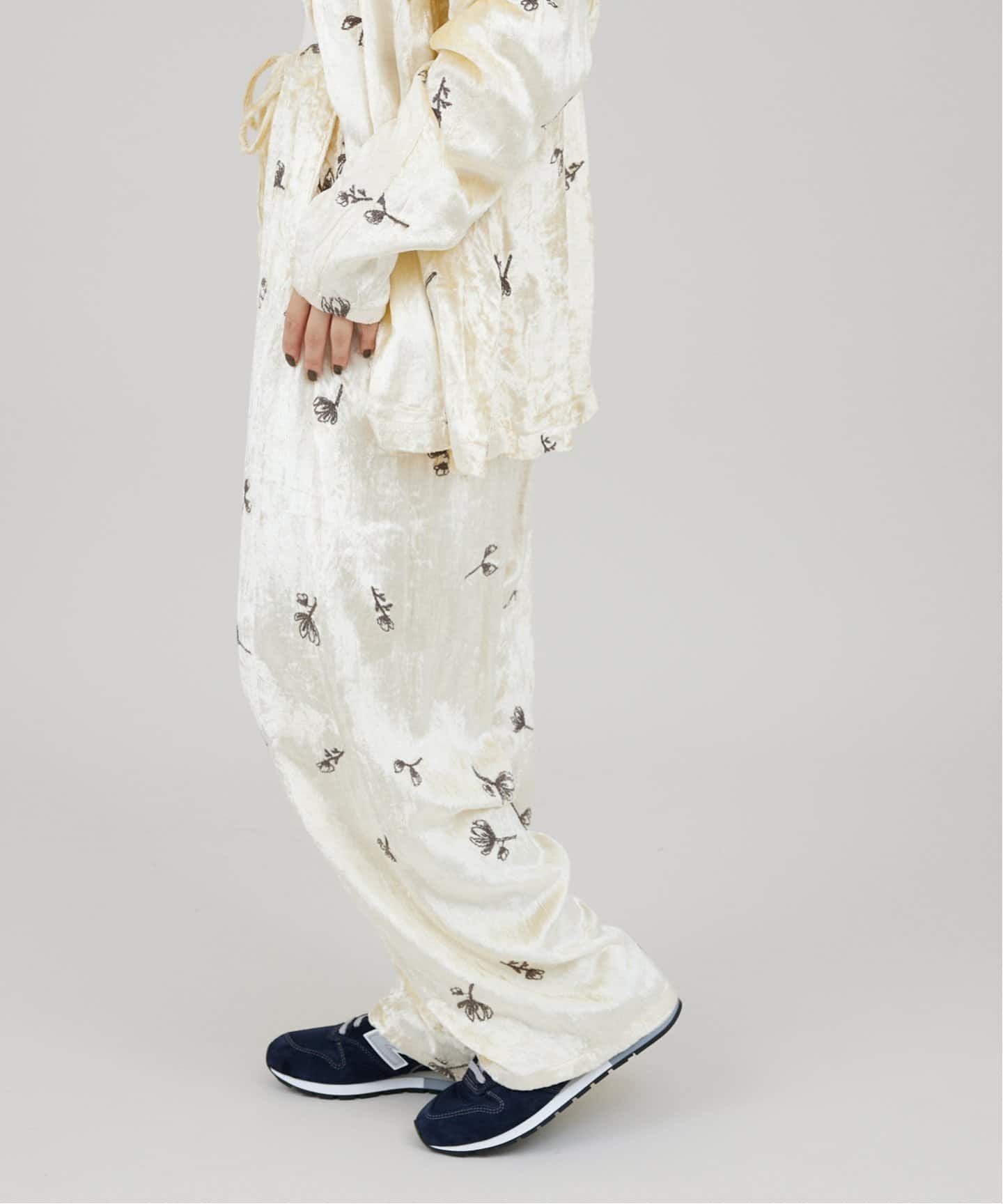 Todayful Embroidery Velour Pants