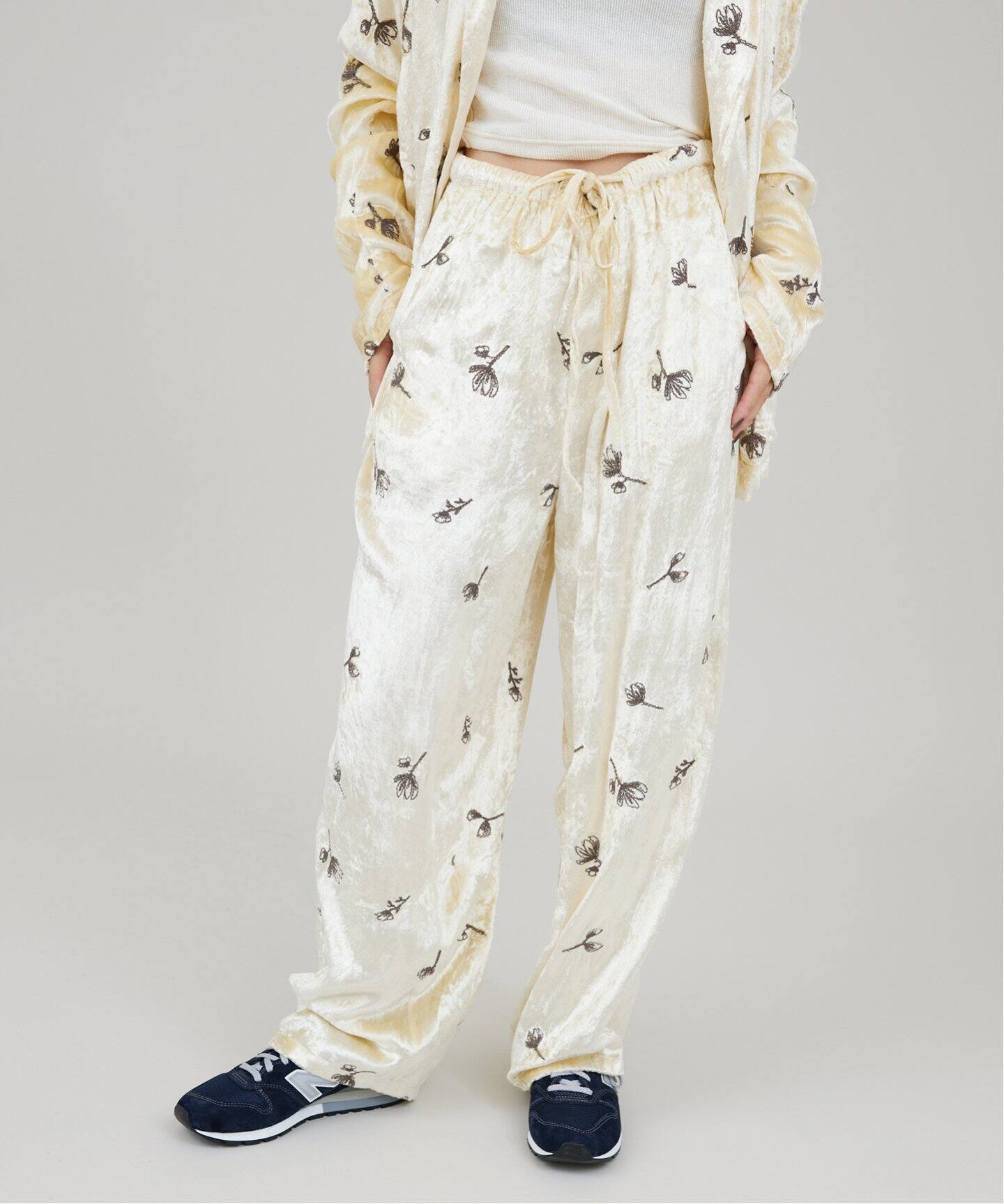 TODAYFUL / トゥデイフル Embroidery Velour Pants（その他パンツ 