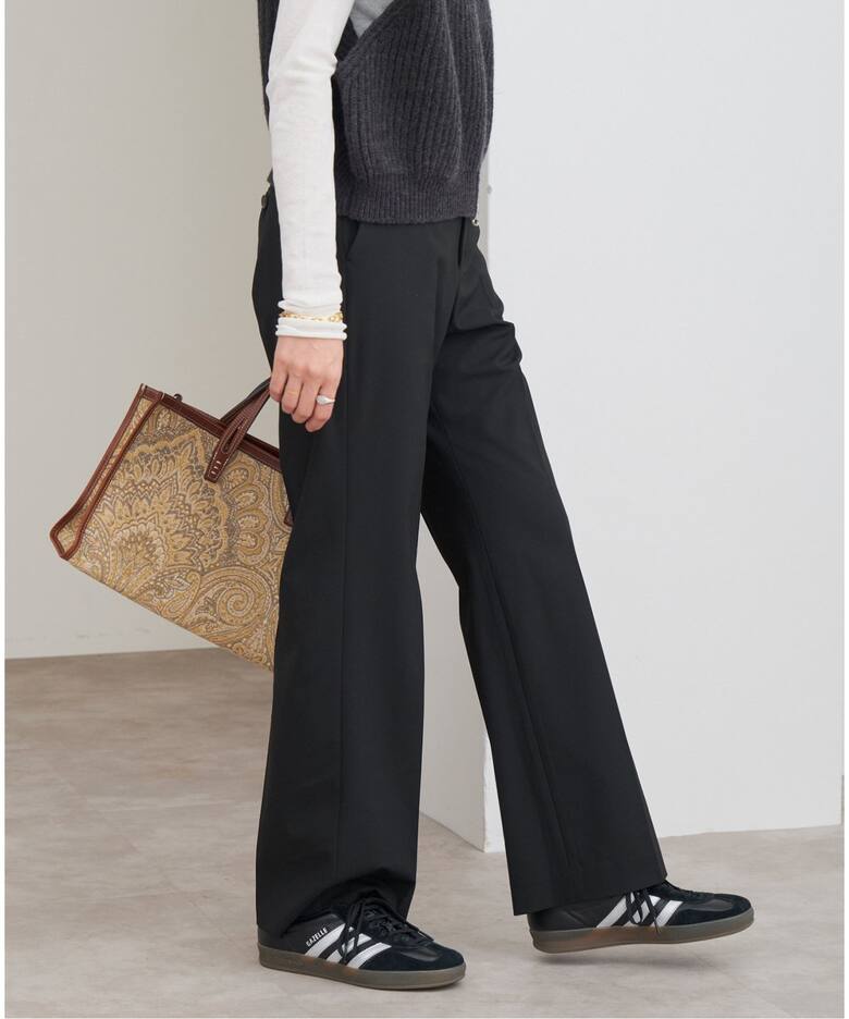 ウーステッドトロ セミフレアパンツ（スラックス）｜IENA（イエナ）の  