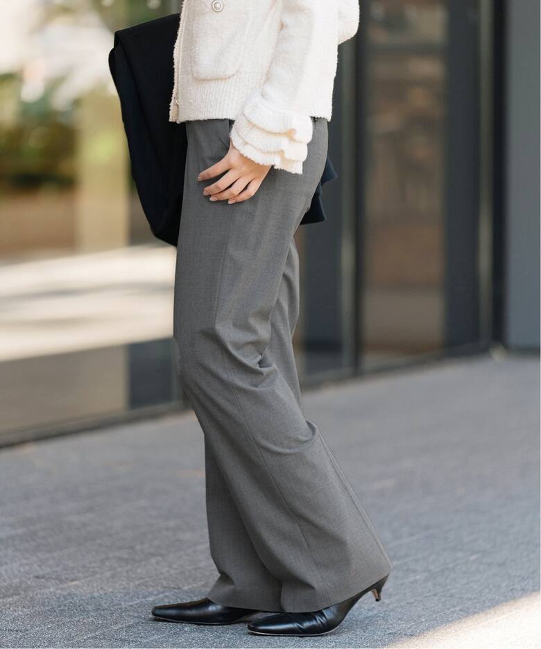 ウーステッドトロ セミフレアパンツ（スラックス）｜IENA（イエナ）の  