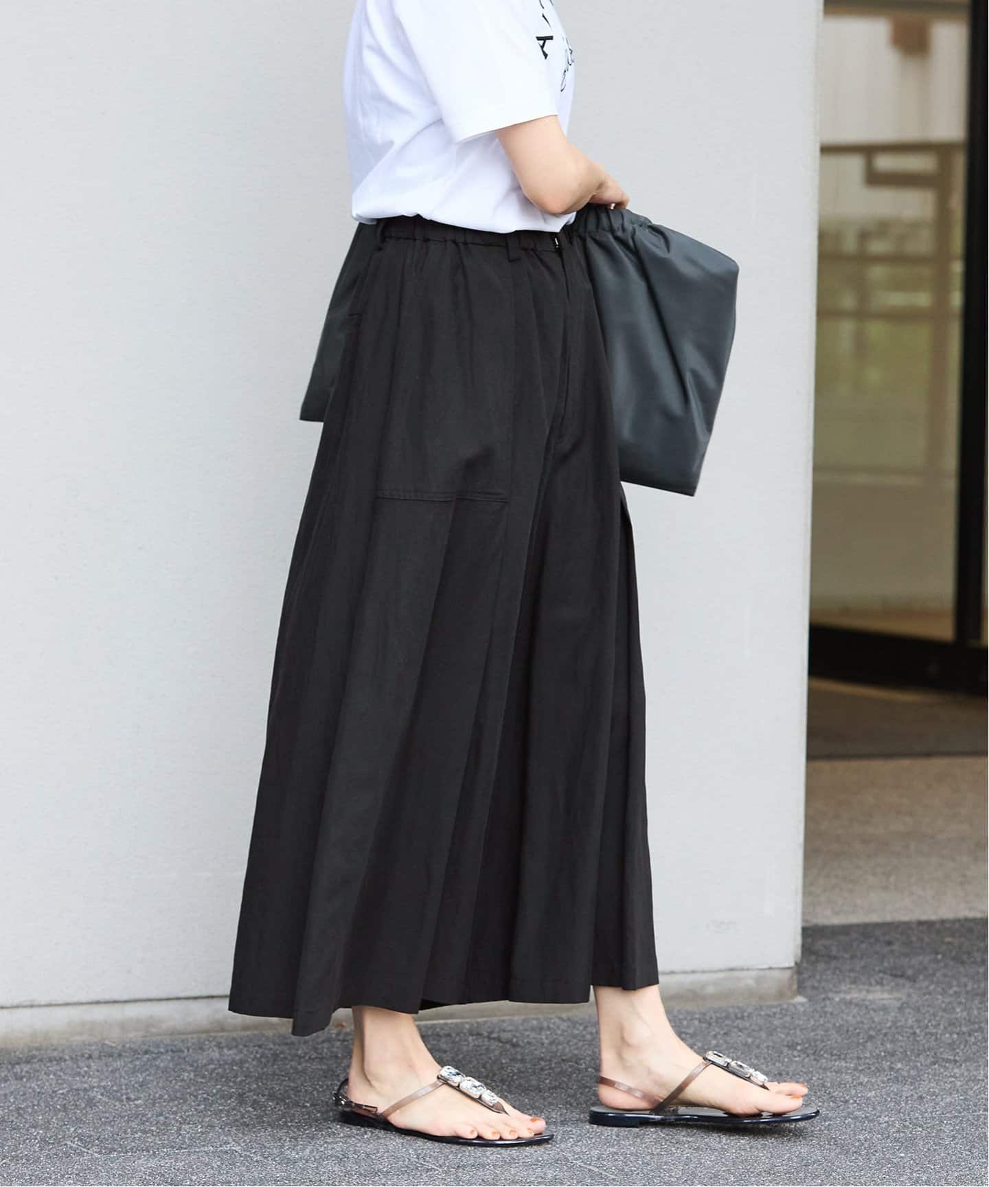 【BLACK】タック キュロットパンツ セール】大人も履きやすい絶妙ミニ丈ボトム。ボリュームフロントタック