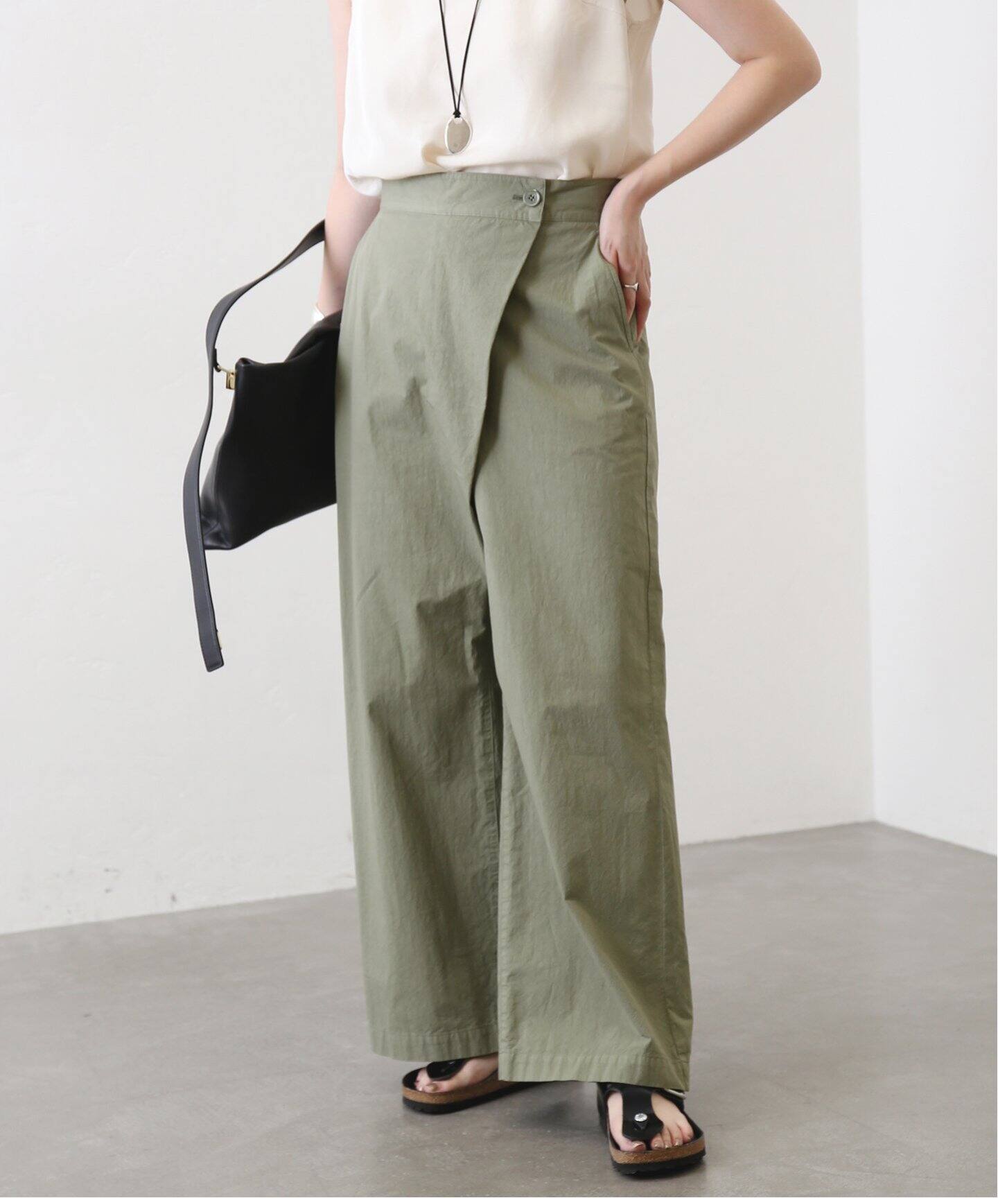 美品/IENA/コットンライトツイルタックパンツ/38/カーキ 美品/IENA/コットンライトツイルタックパンツ/38/カーキ