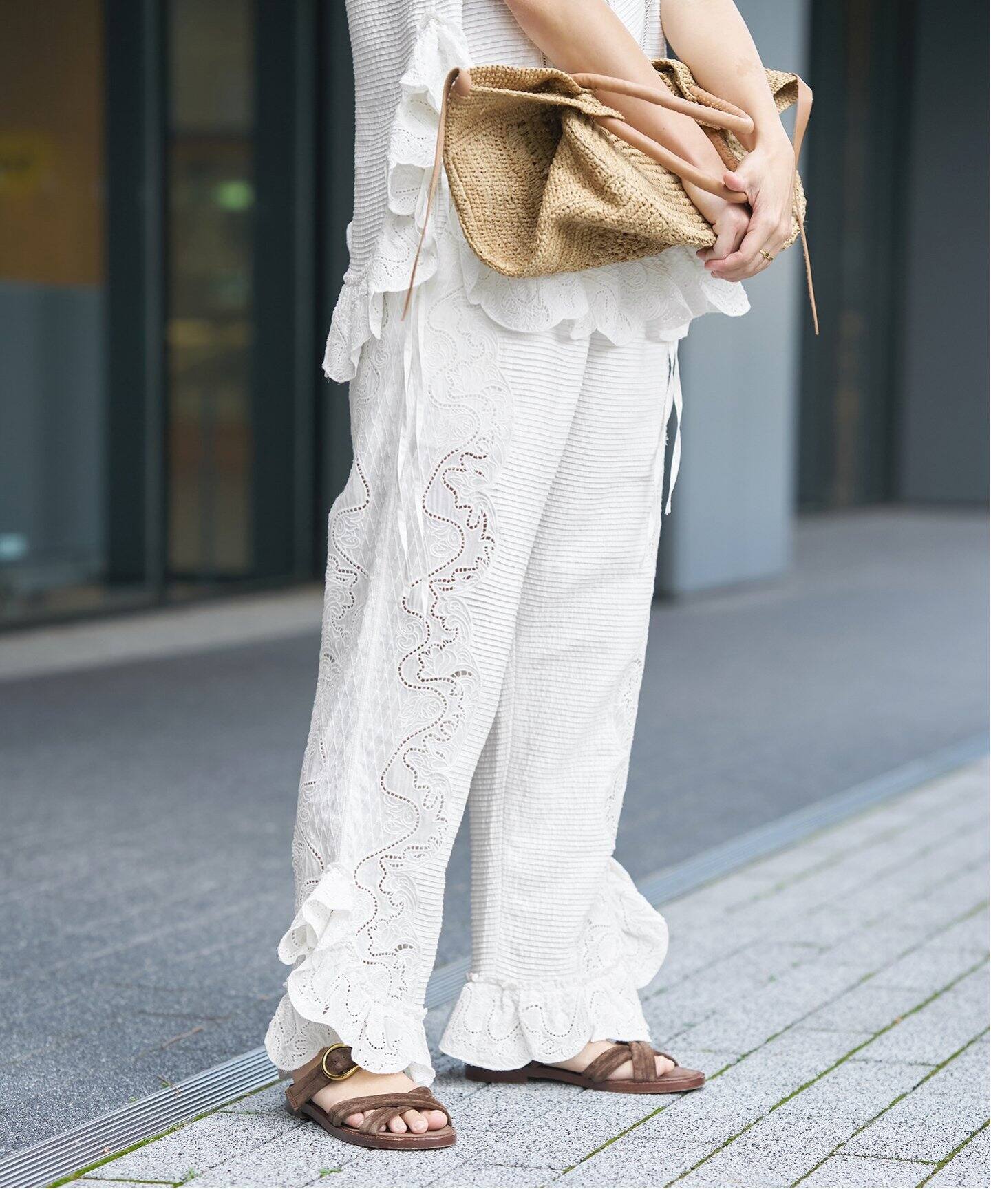 IENA LA BOUCLE ピンタックレースパンツ（スラックス）｜IENA（イエナ