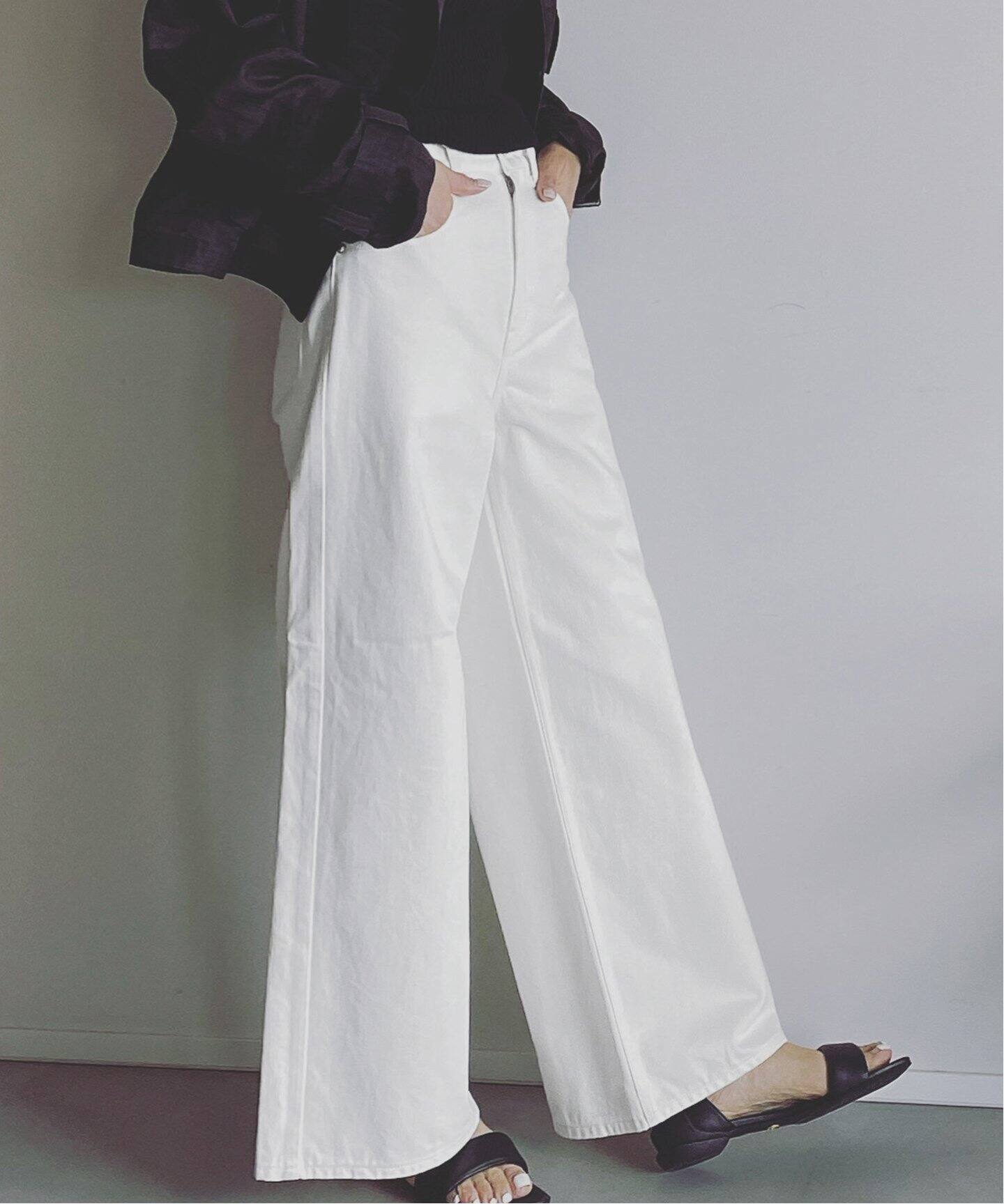 woadblue × エディター坪田あさみ】WIDE PANTS（ホワイト）（デニム 