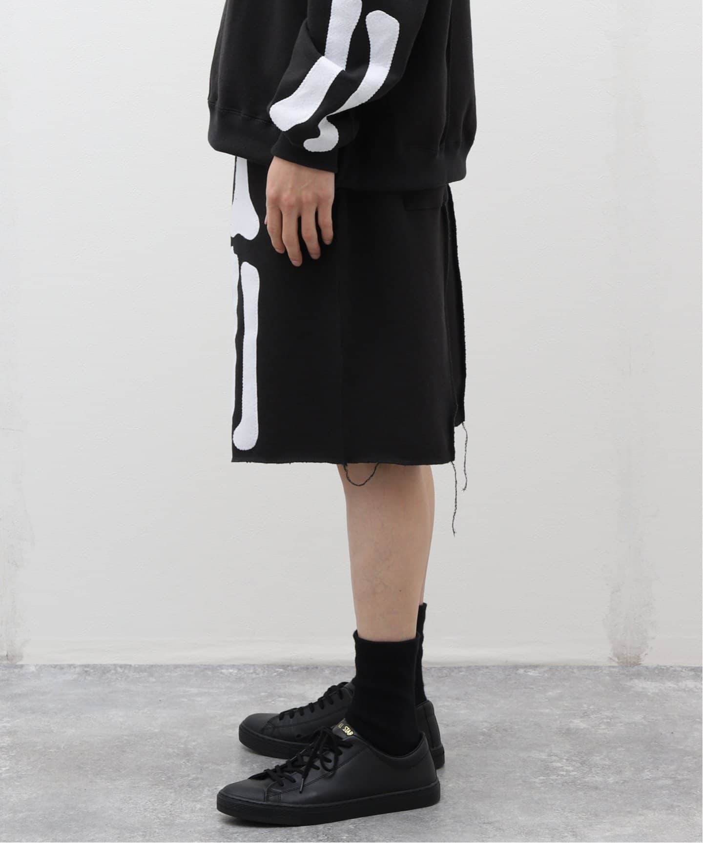 DISCOVERED / ディスカバード】 BONE IN SWEAT SHORTS（ショート