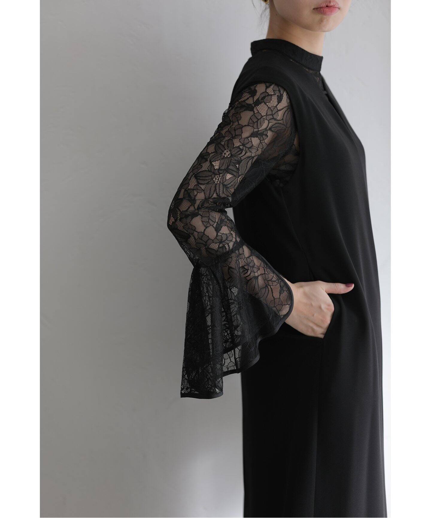 ベルスリーブスリットドレス（ドレス）｜La Totalite（ラ トータリテ 