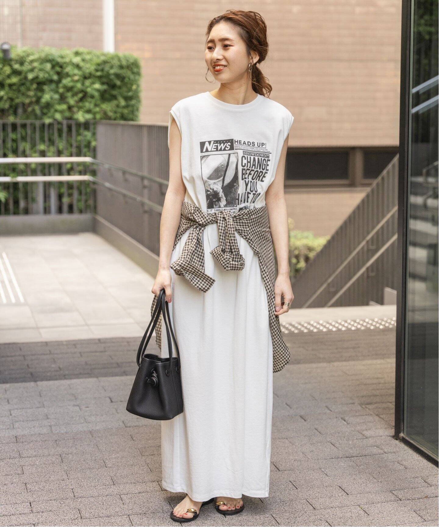 ニュースプリントノースリーブワンピース（ワンピース）｜Spick and  