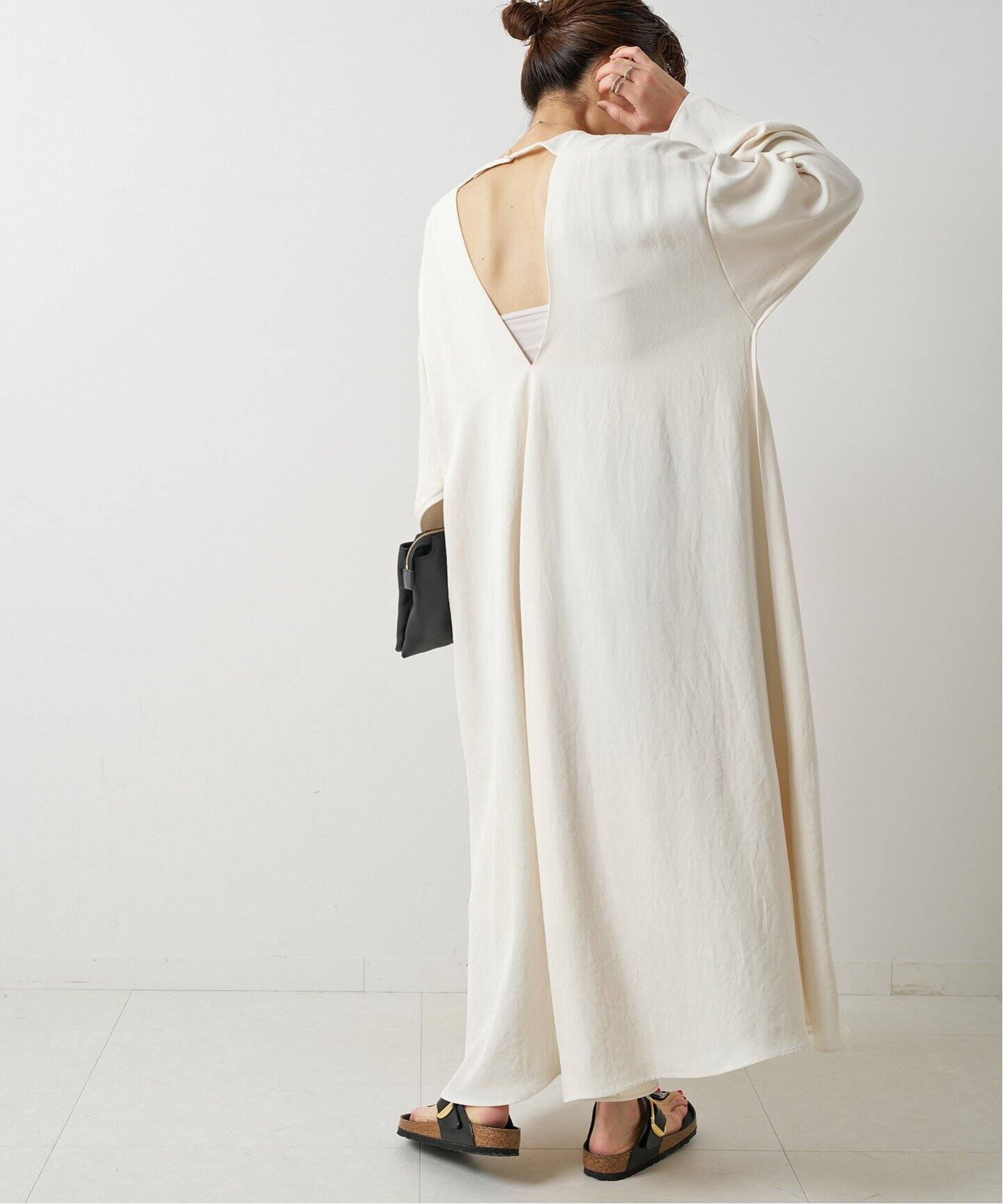 ESLOW / エスロー OPENED BACK DRESS A2043FA225（ワンピース）｜Spick 
