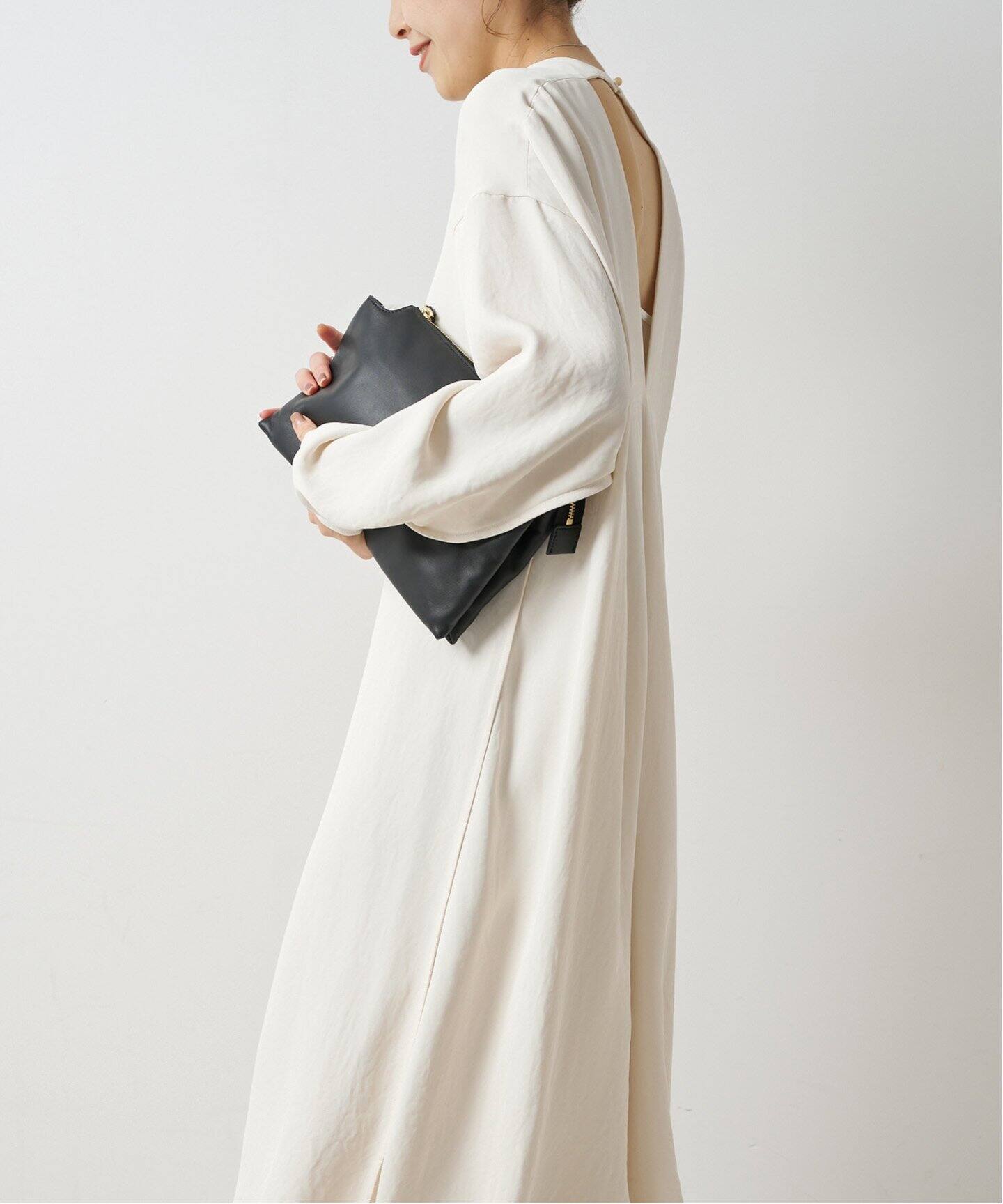 ESLOW / エスロー OPENED BACK DRESS A2043FA225（ワンピース）｜Spick 