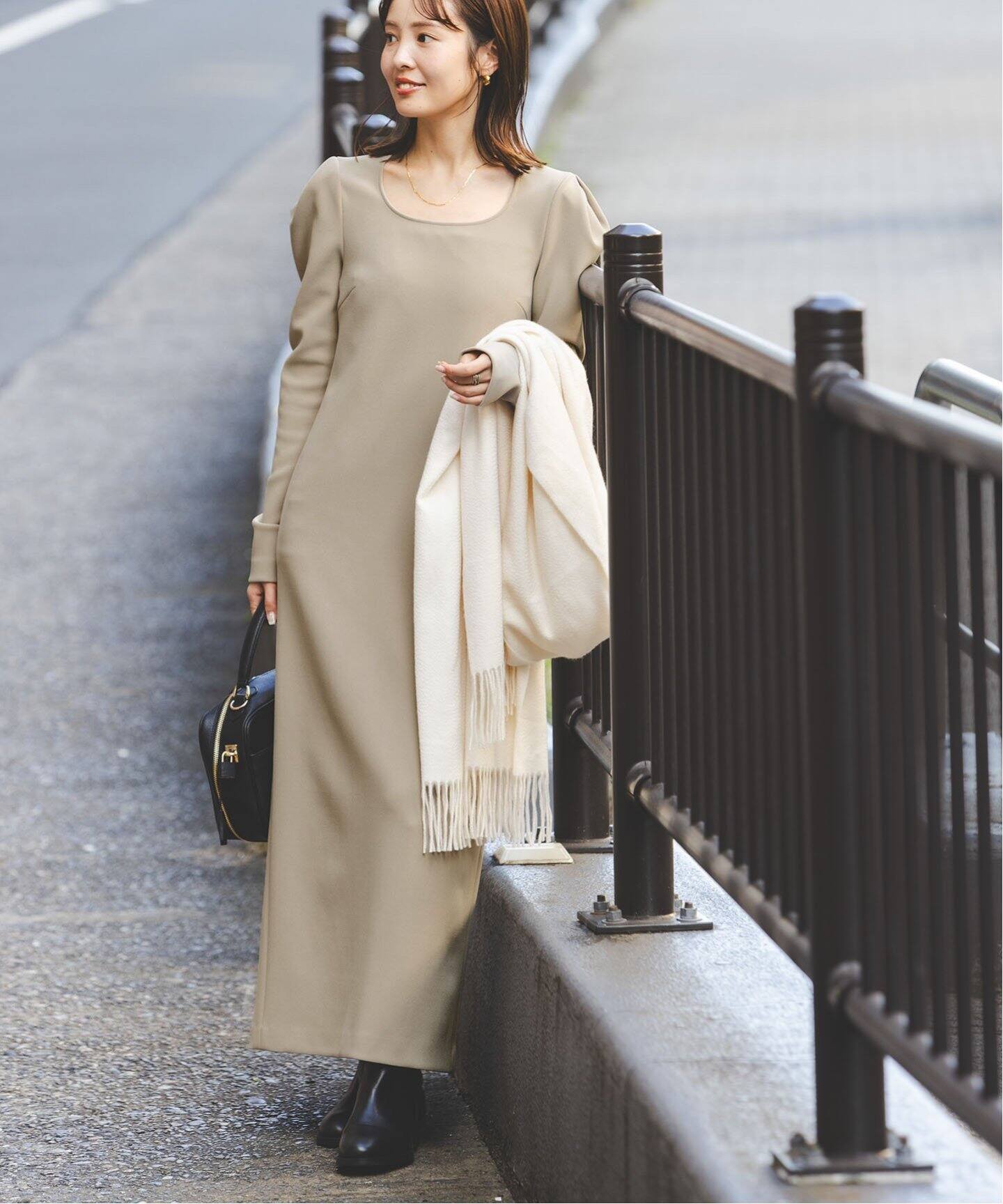 NOBLE ノーブル テイクオフニットワンピースネイビー（パフスリーブ  