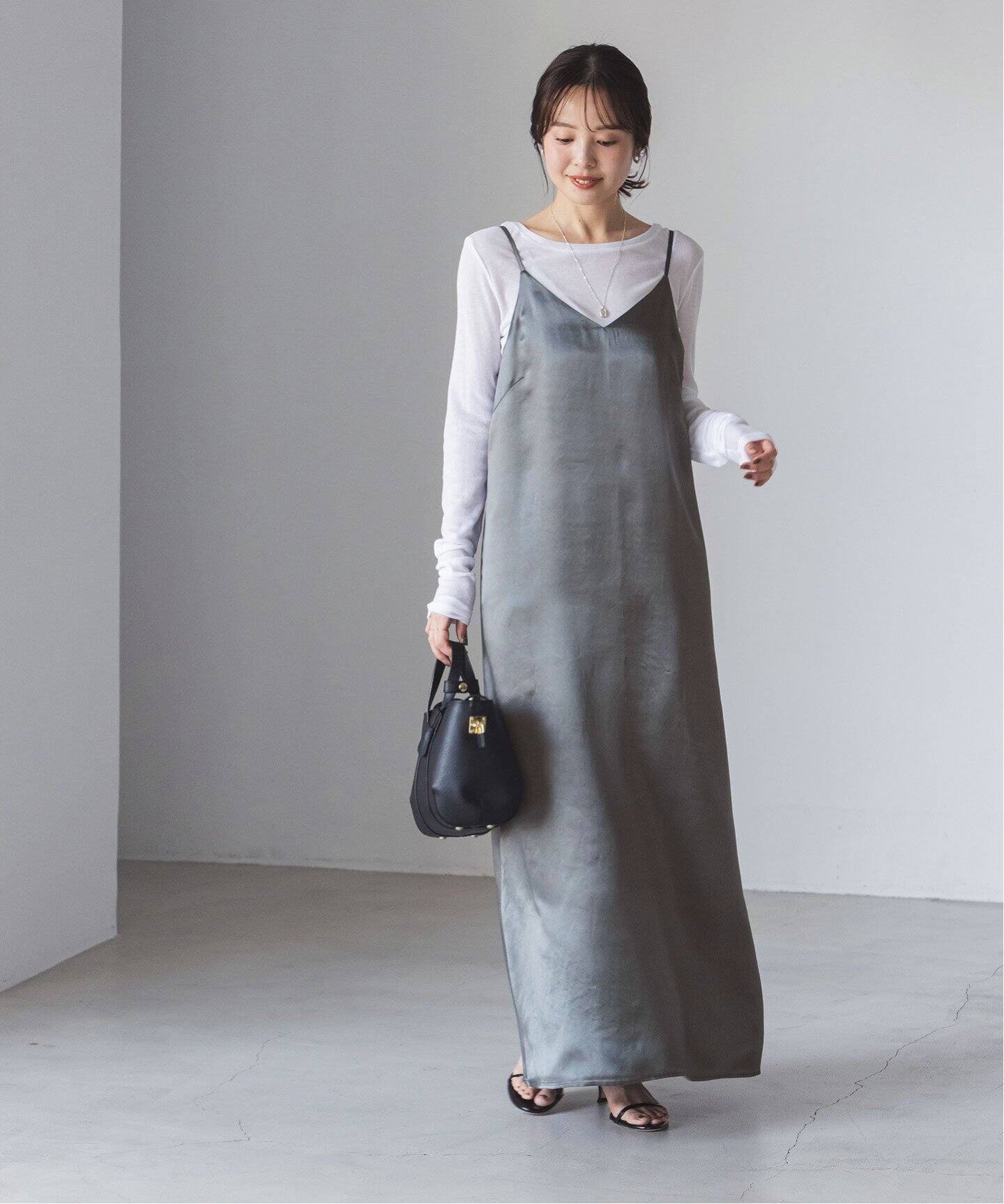 追加》サテンVネックキャミソールワンピース（ワンピース）｜NOBLE  