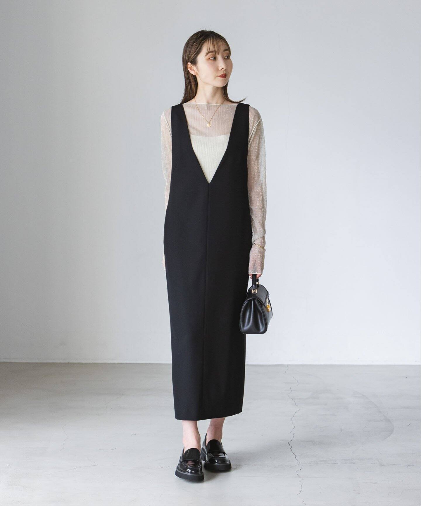 ストレートVネックワンピース（ワンピース）｜NOBLE（ノーブル）の通販  