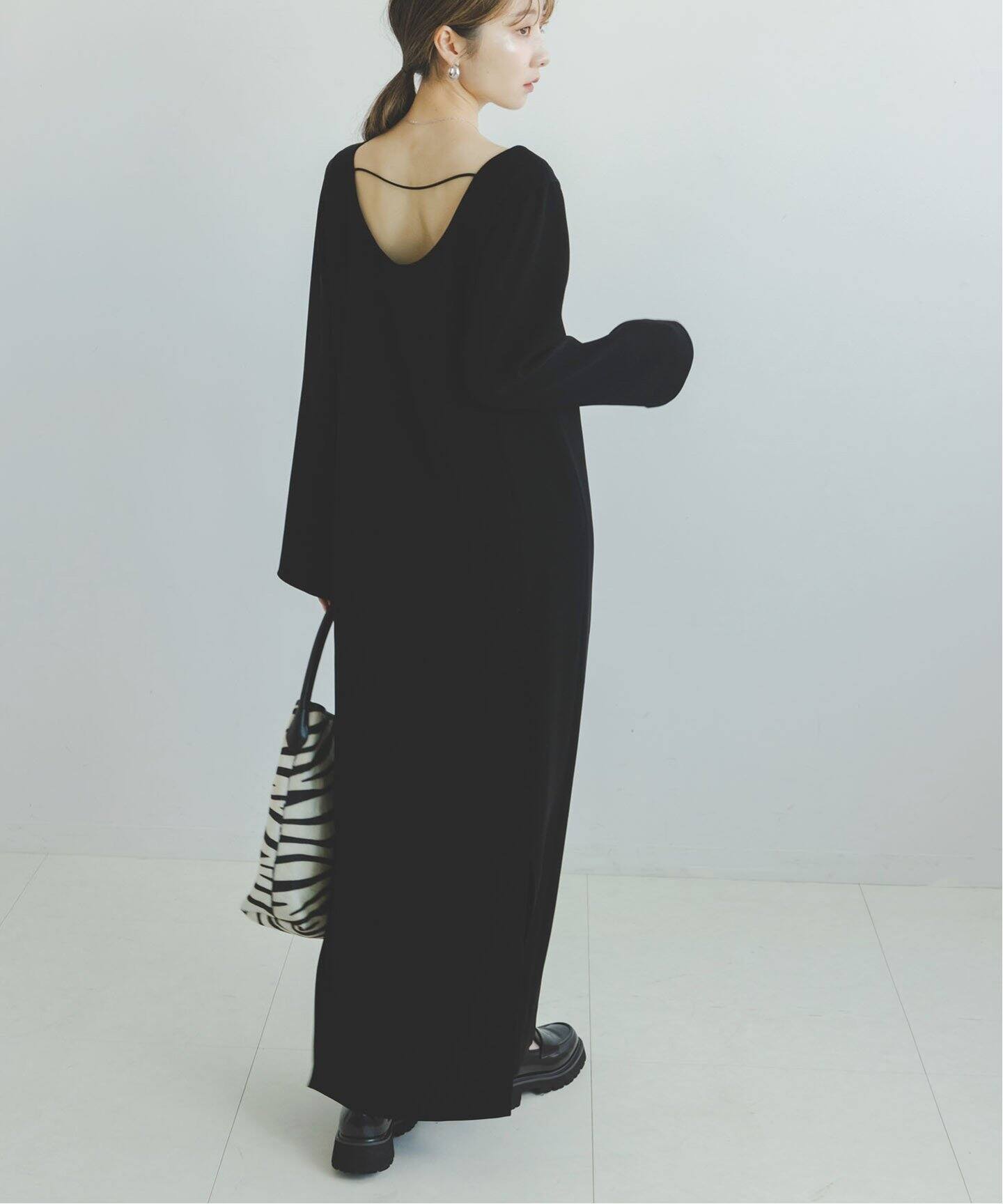 ワイドネックIラインワンピース（ワンピース）｜NOBLE（ノーブル）の  