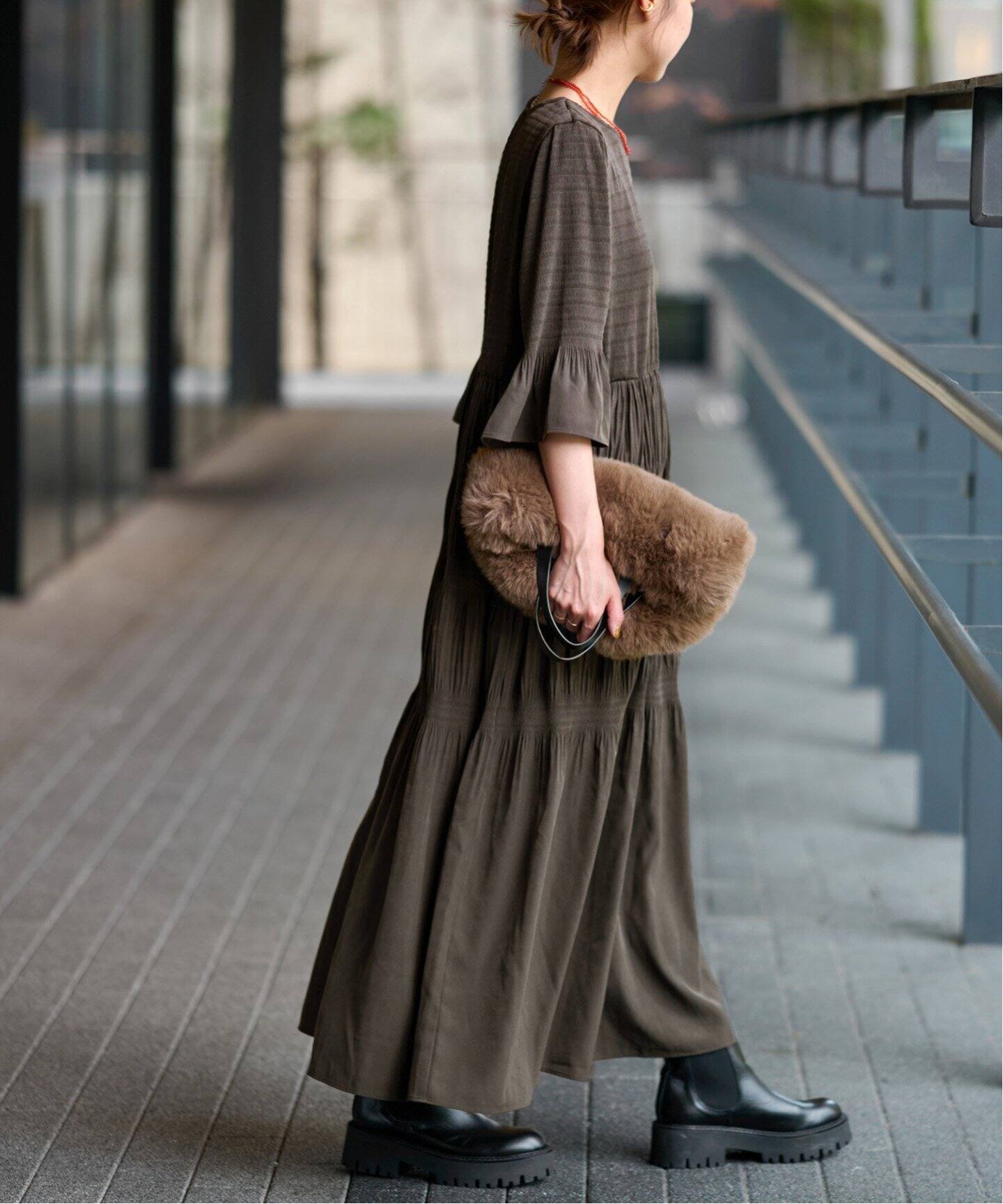 2サイズ展開》マジョリカプリーツロングワンピース（無地  