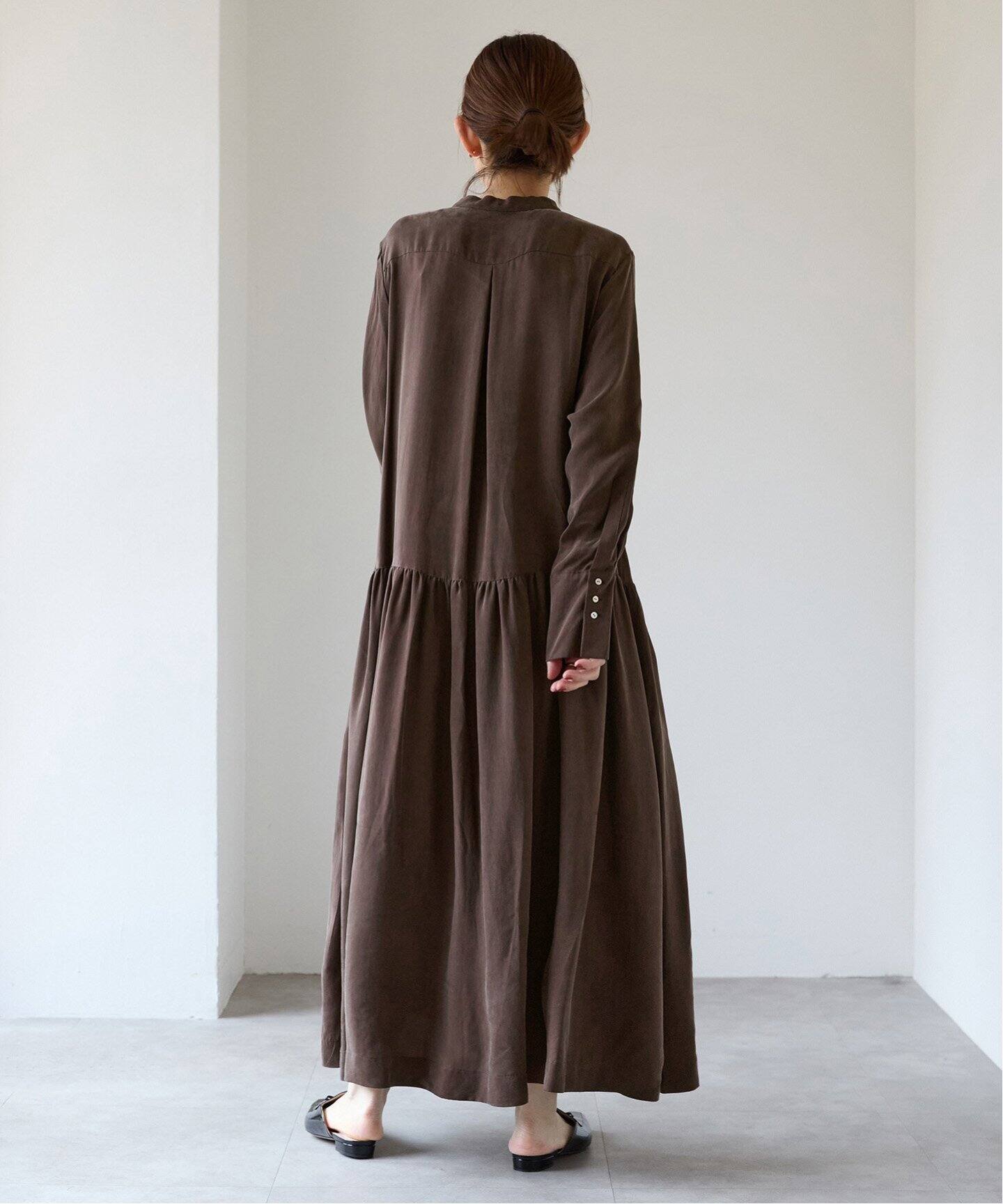 WEB・一部店舗限定》キュプラフィブリルギャザーワンピース  