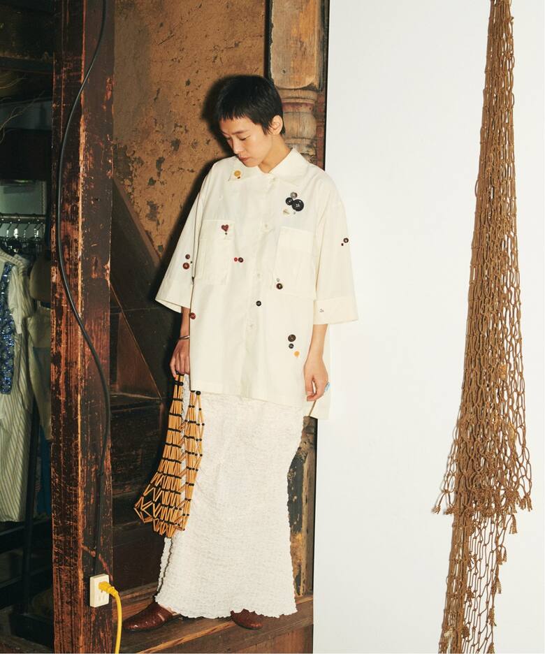 YOU LOOK GOOD×JS】ランダムボタンシャツ（シャツ／ブラウス  