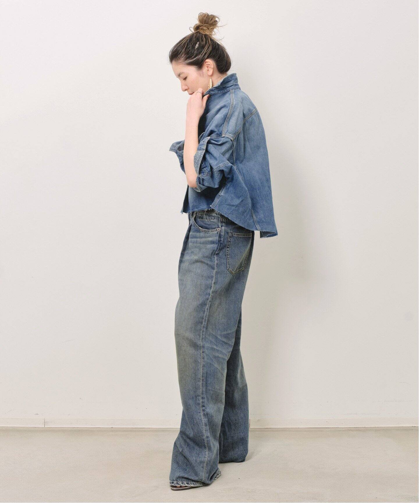 R13/アールサーティーン】 CROPPED DENIM SHIRT（シャツ／ブラウス 