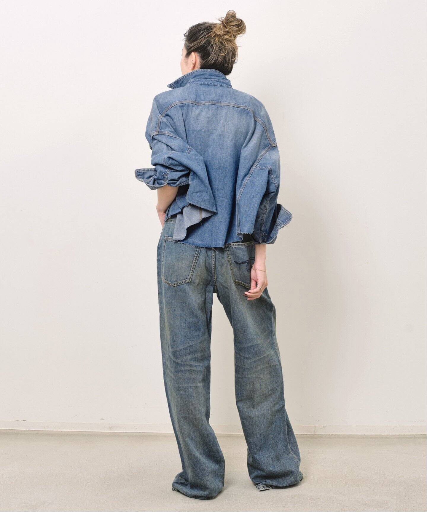 R13/アールサーティーン】 CROPPED DENIM SHIRT（シャツ／ブラウス 